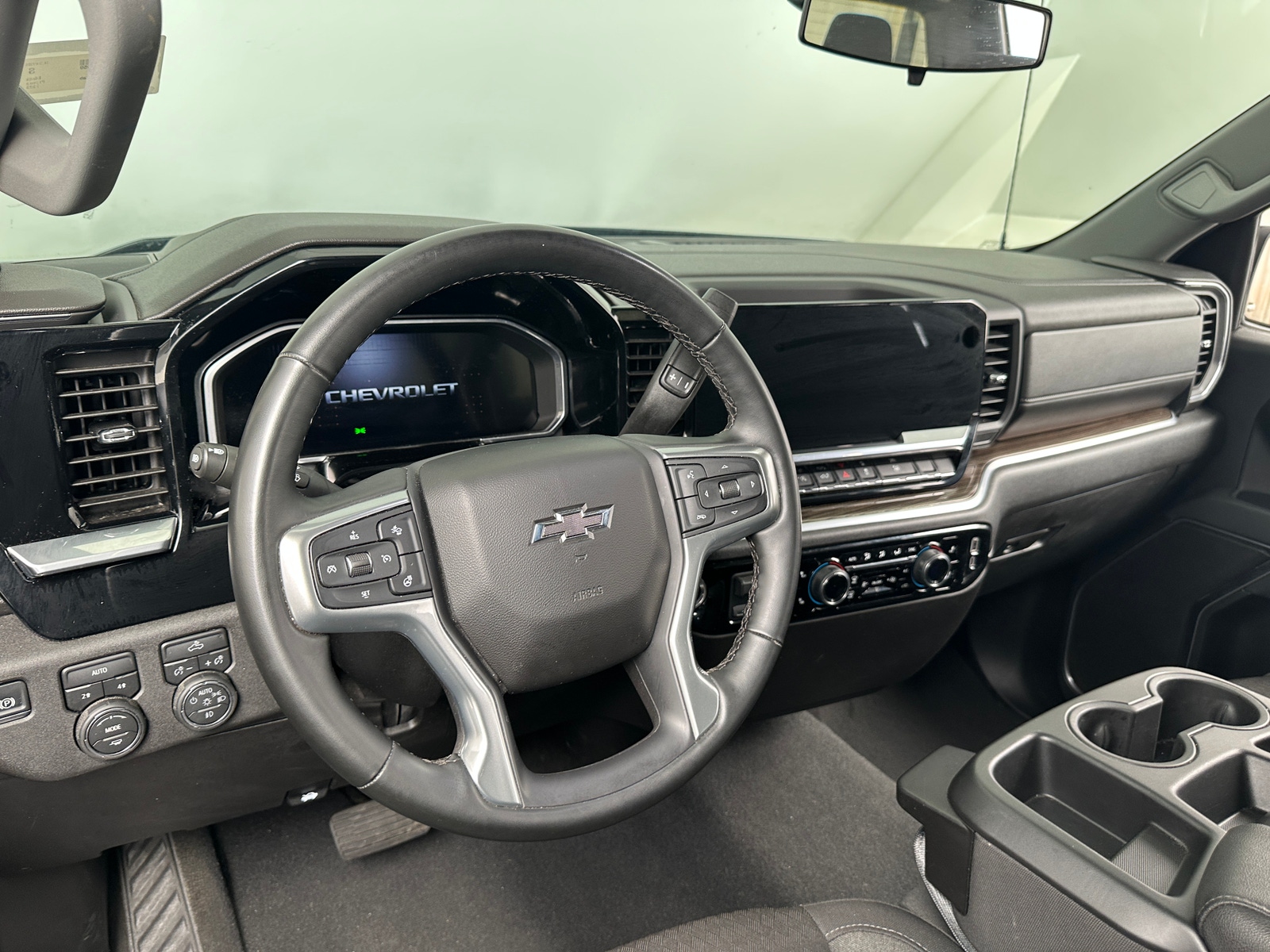 Thumbnail: 2026 Chevrolet Silverado 1500 - 5
