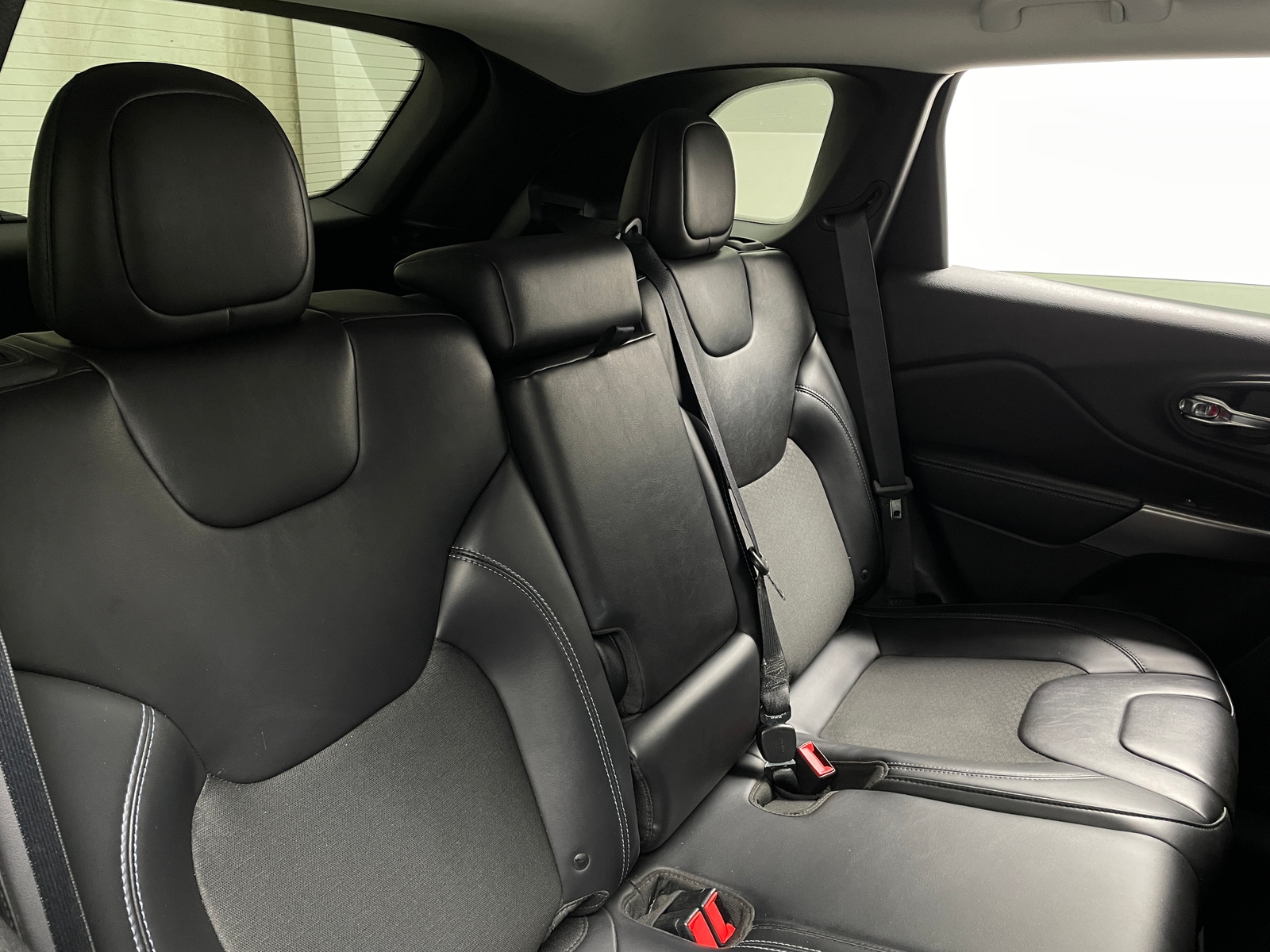 Thumbnail: 2019 Jeep Cherokee - 6