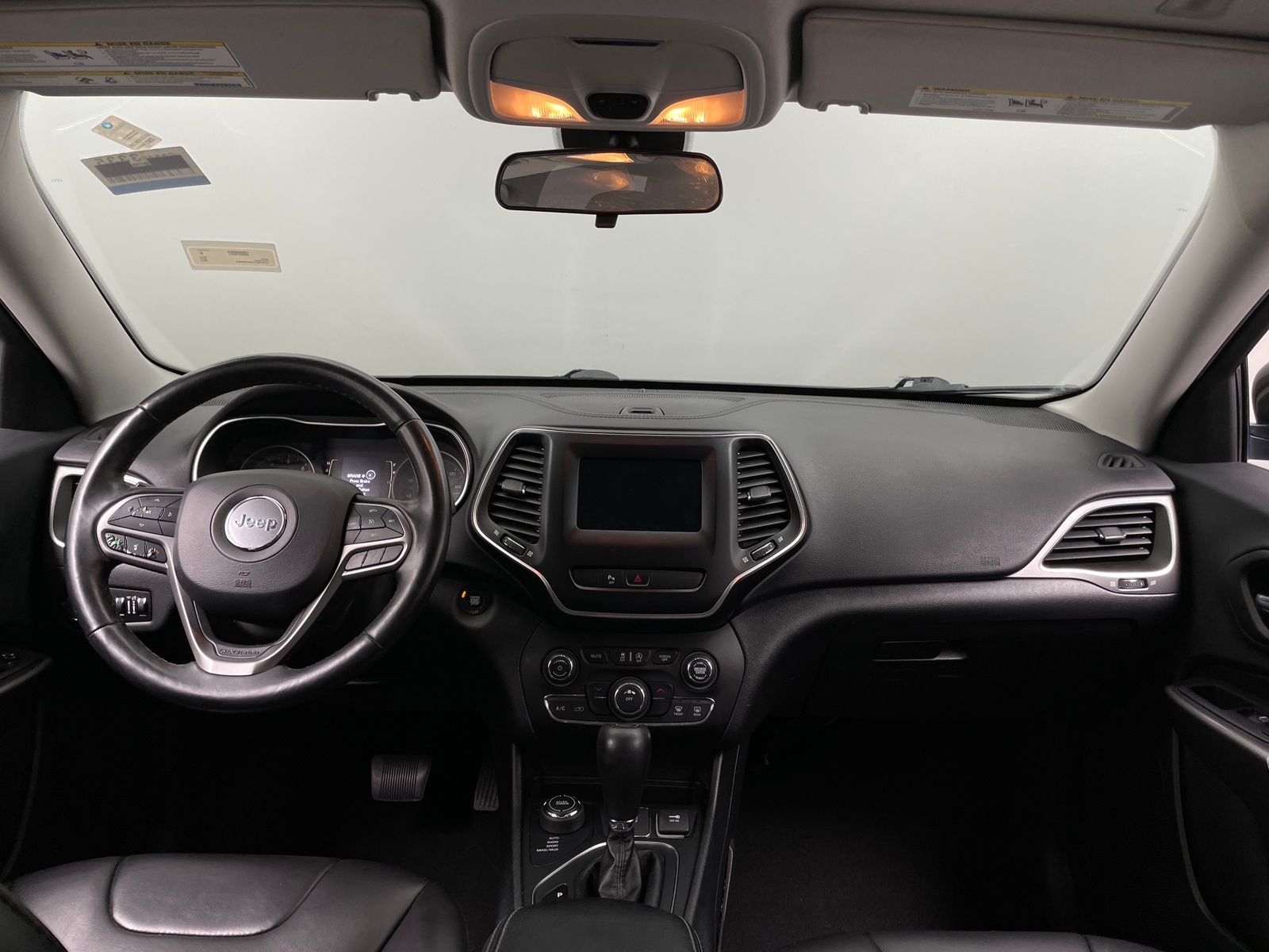 Thumbnail: 2019 Jeep Cherokee - 3