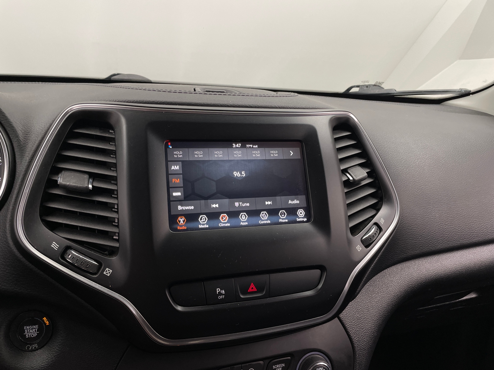Thumbnail: 2019 Jeep Cherokee - 4