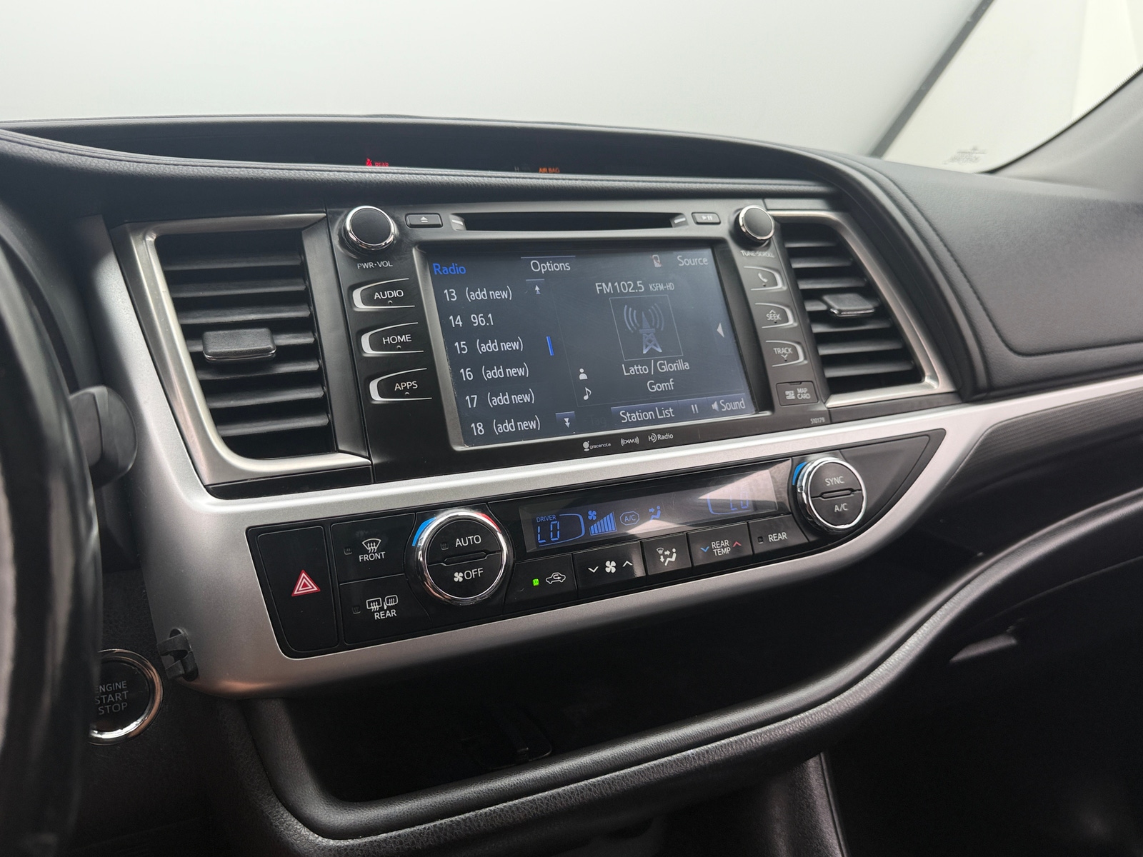 Thumbnail: 2018 Toyota Highlander - 3
