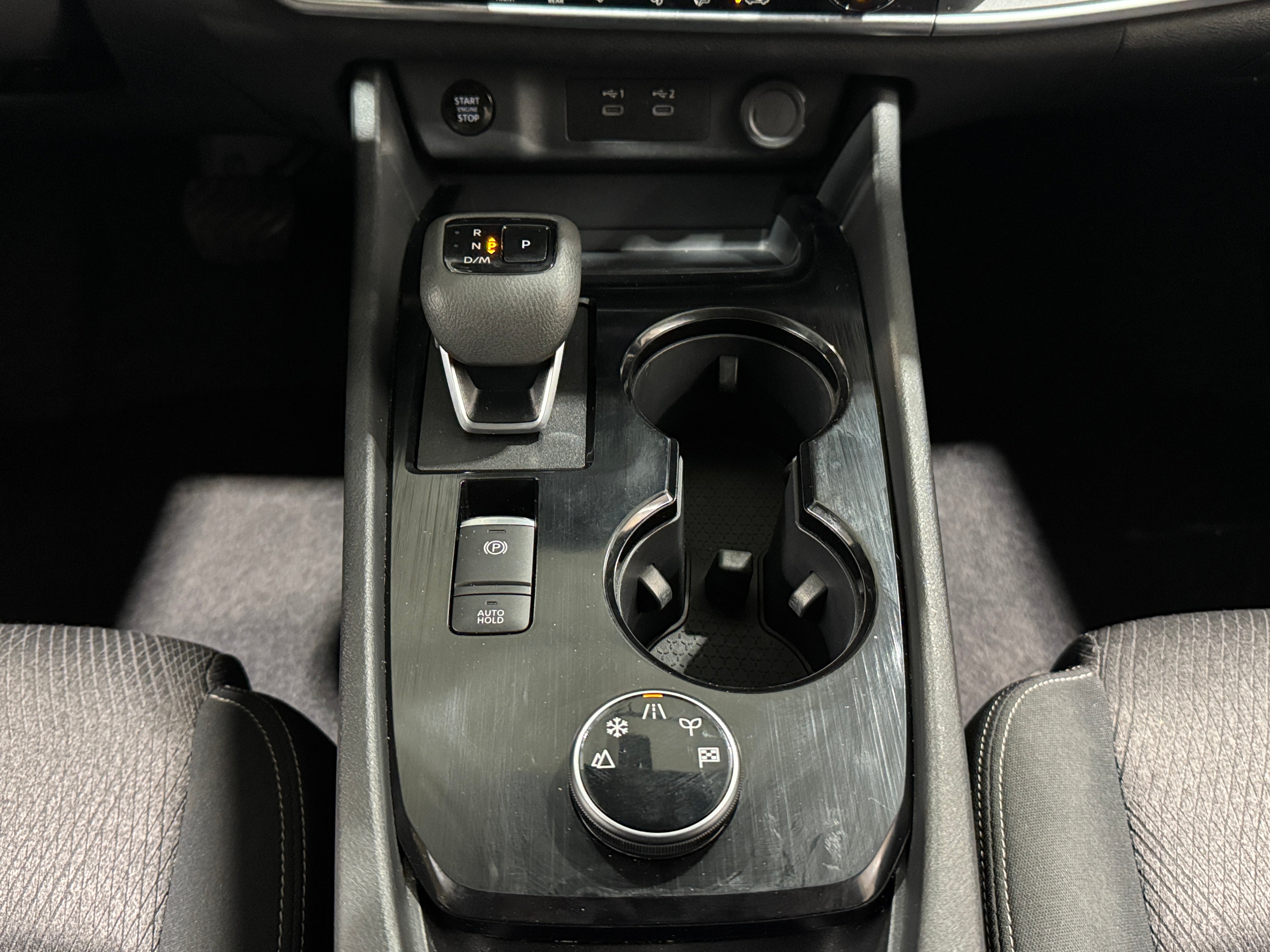 2025 Nissan Rogue SV - Photo 8