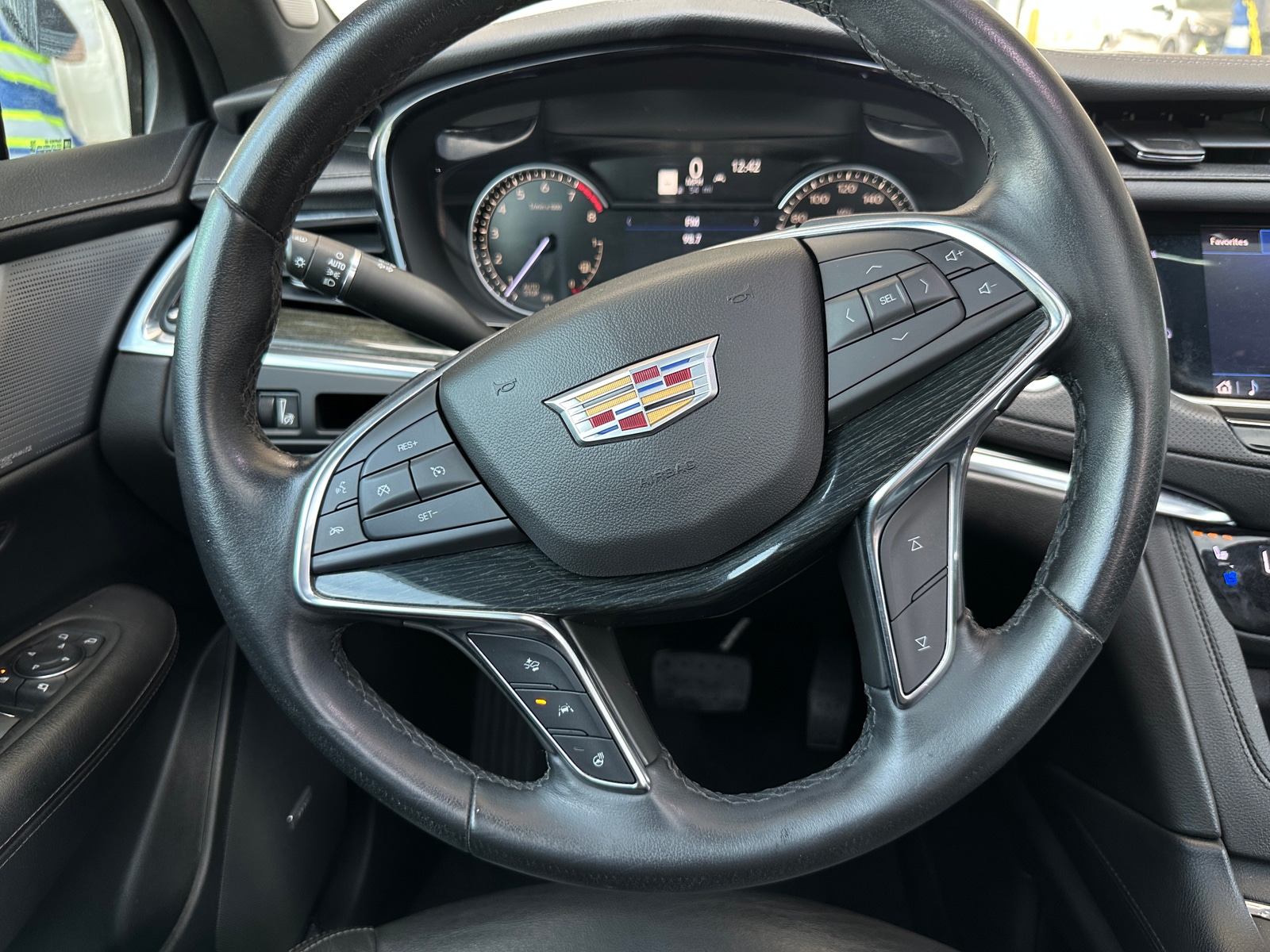 Thumbnail: 2021 Cadillac XT5 - 4