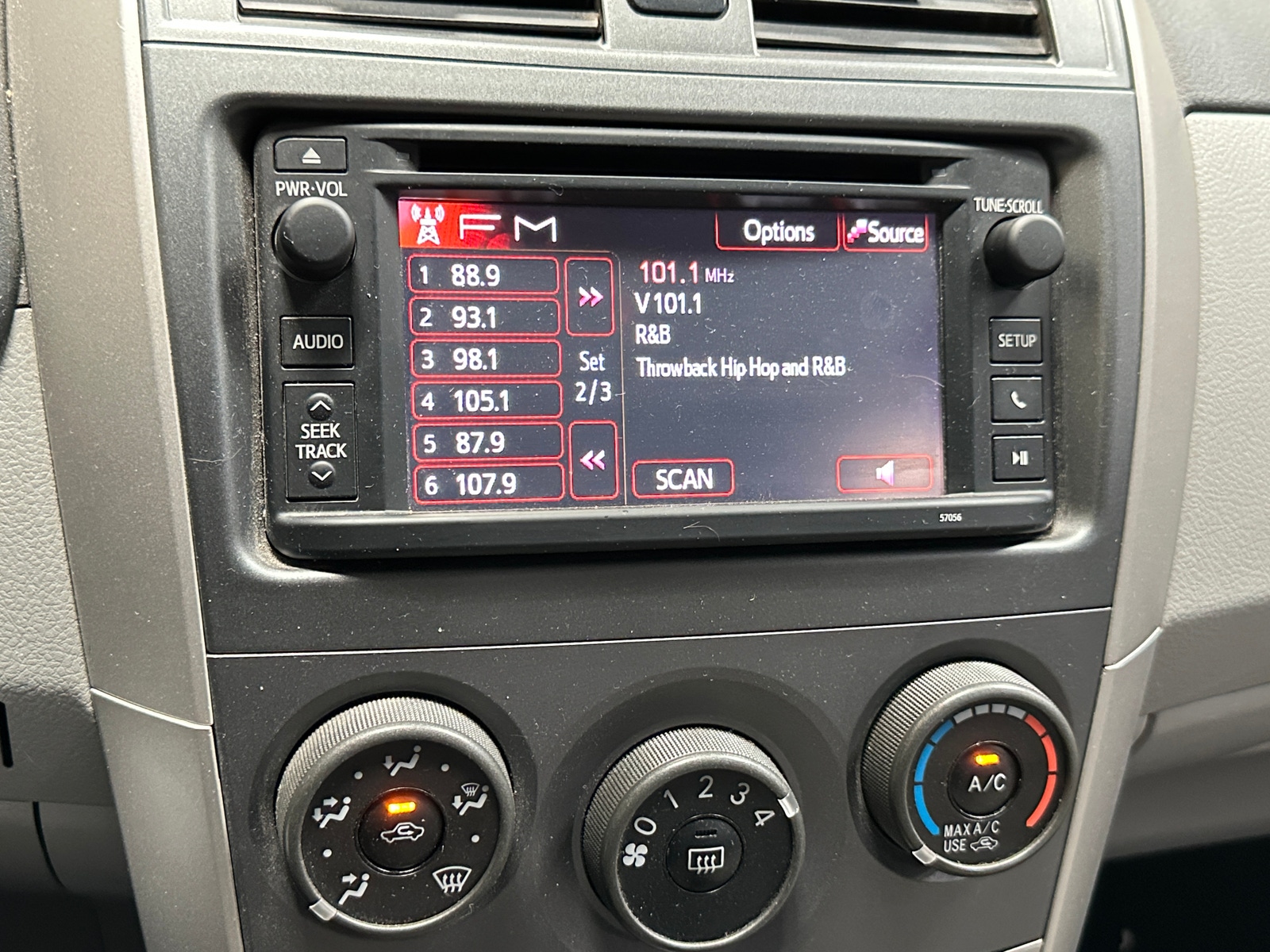 Thumbnail: 2013 Toyota Corolla - 4