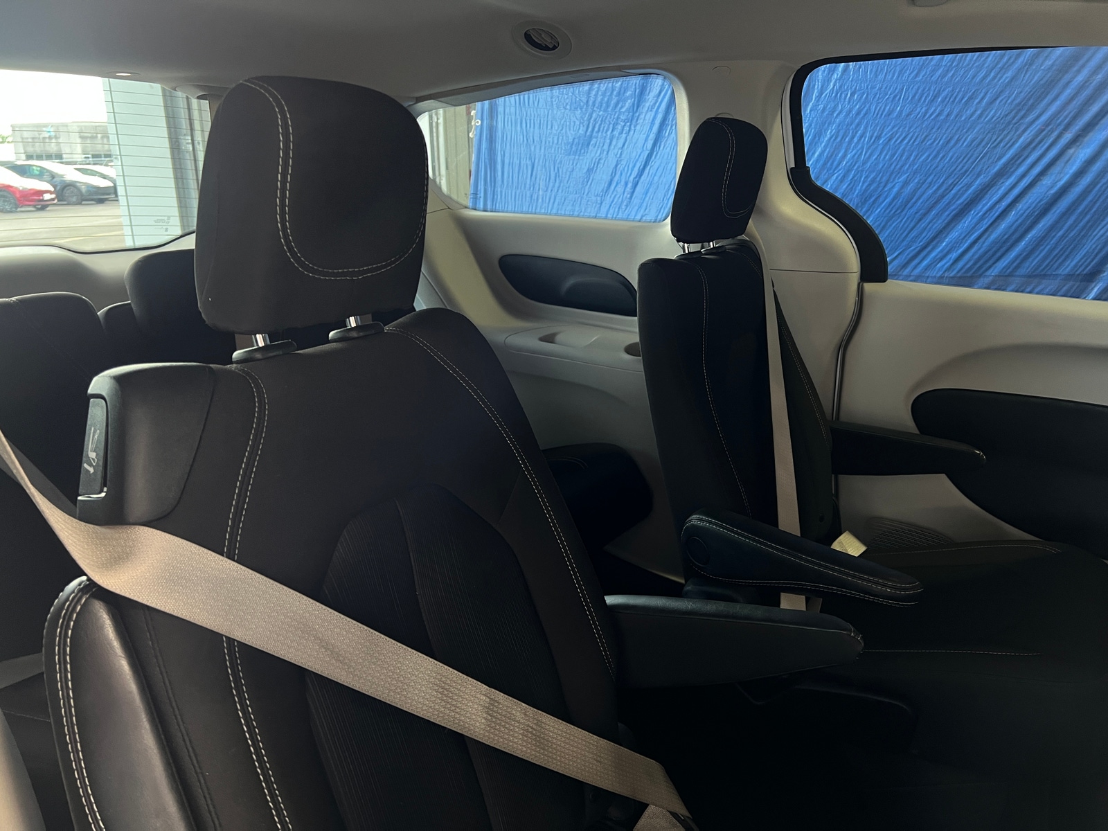 Thumbnail: 2023 Chrysler Voyager - 6