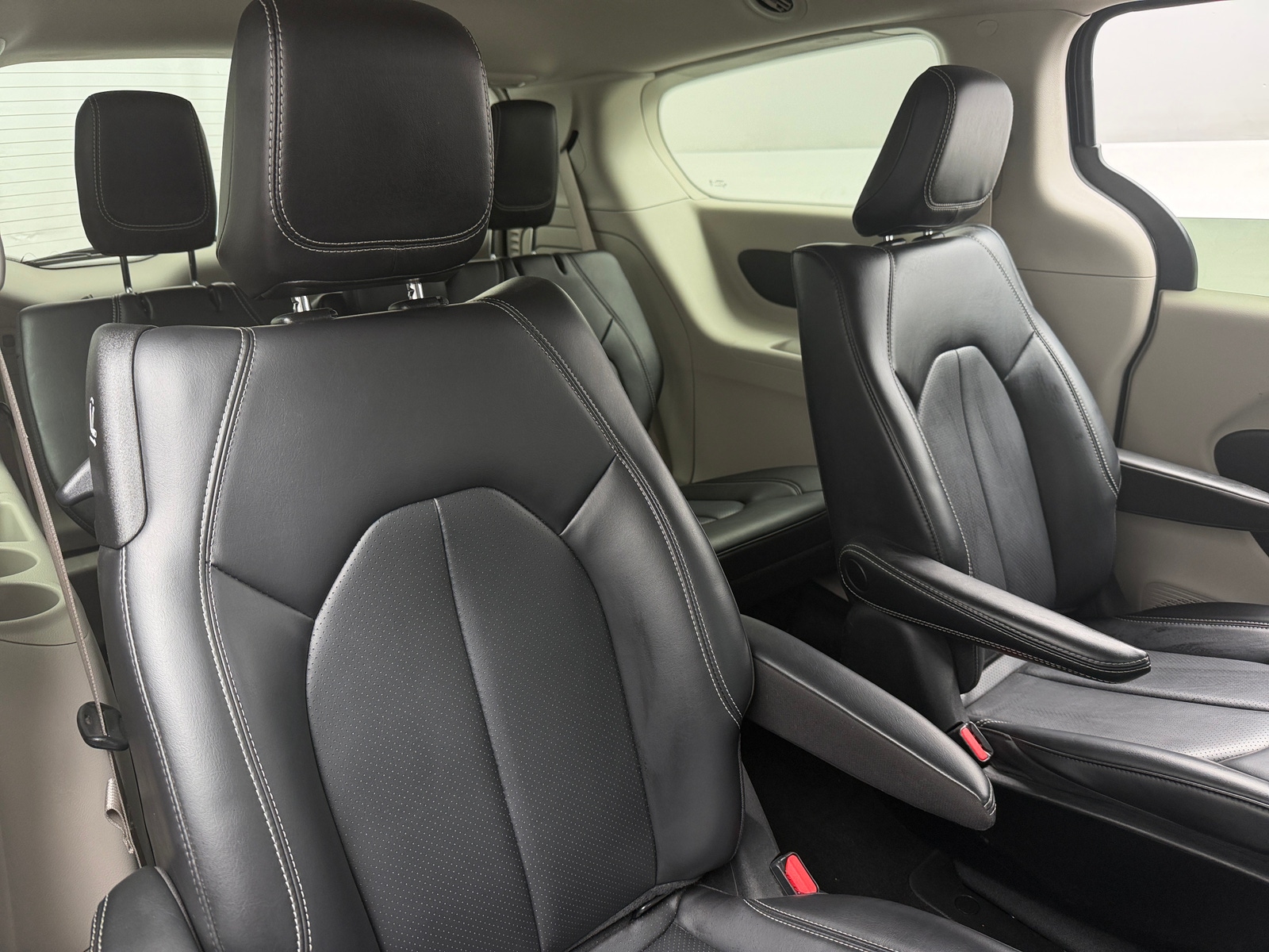 Thumbnail: 2023 Chrysler Pacifica - 5