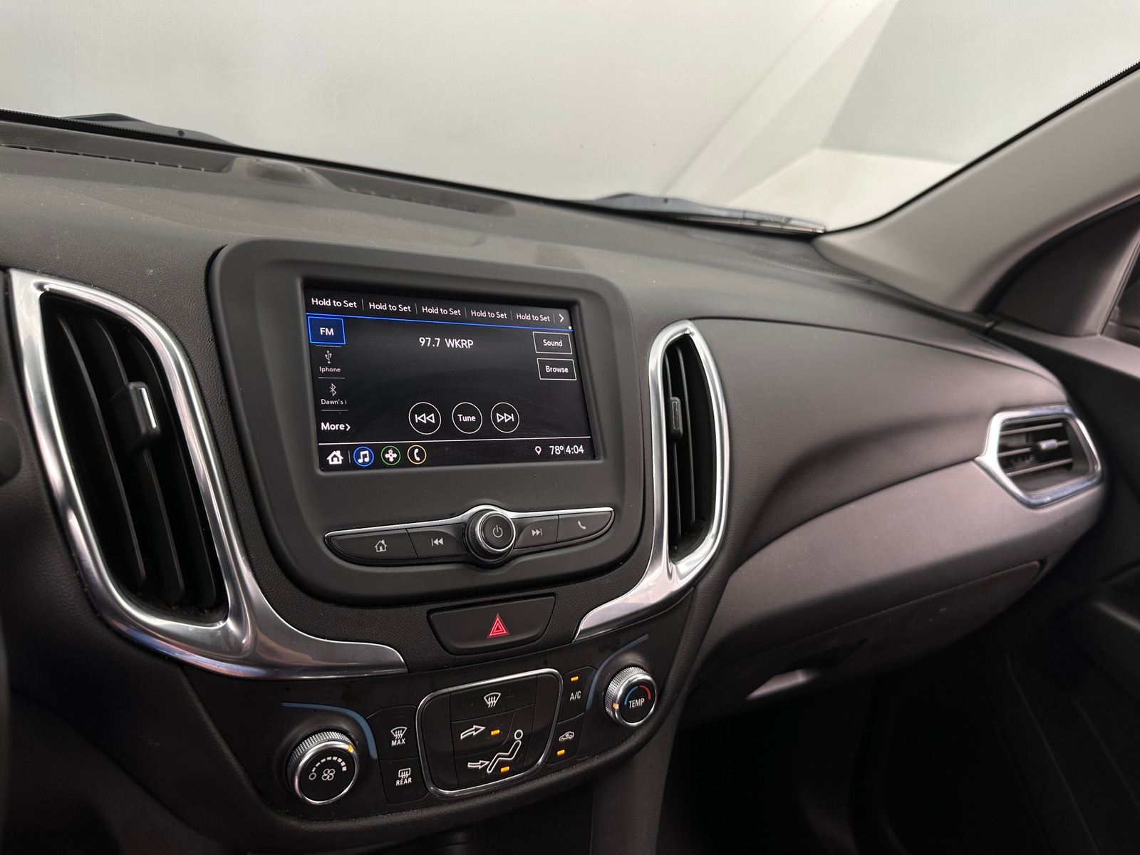 Thumbnail: 2021 Chevrolet Equinox - 4