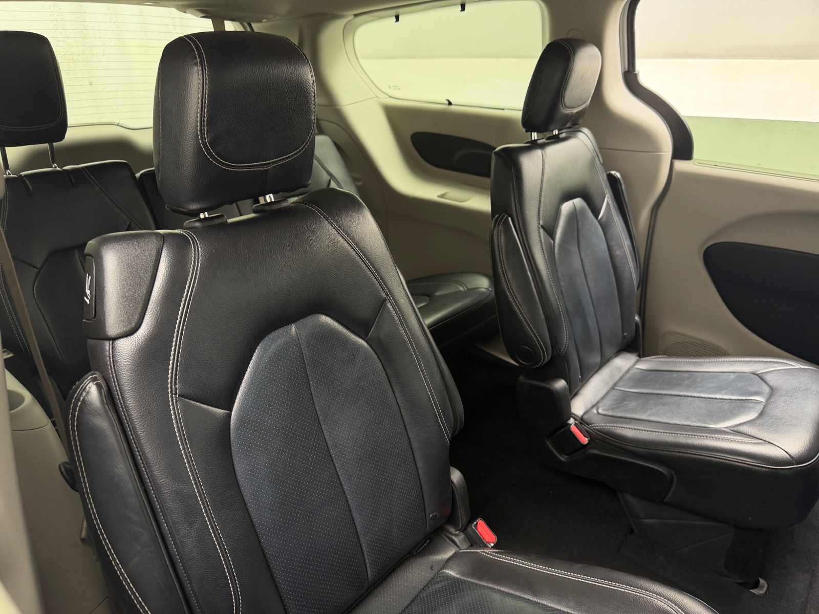 Thumbnail: 2022 Chrysler Pacifica - 5