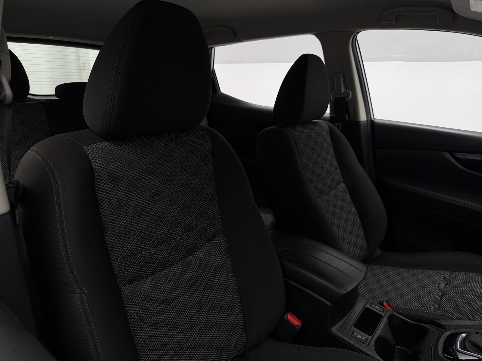 Thumbnail: 2021 Nissan Rogue Sport - 2