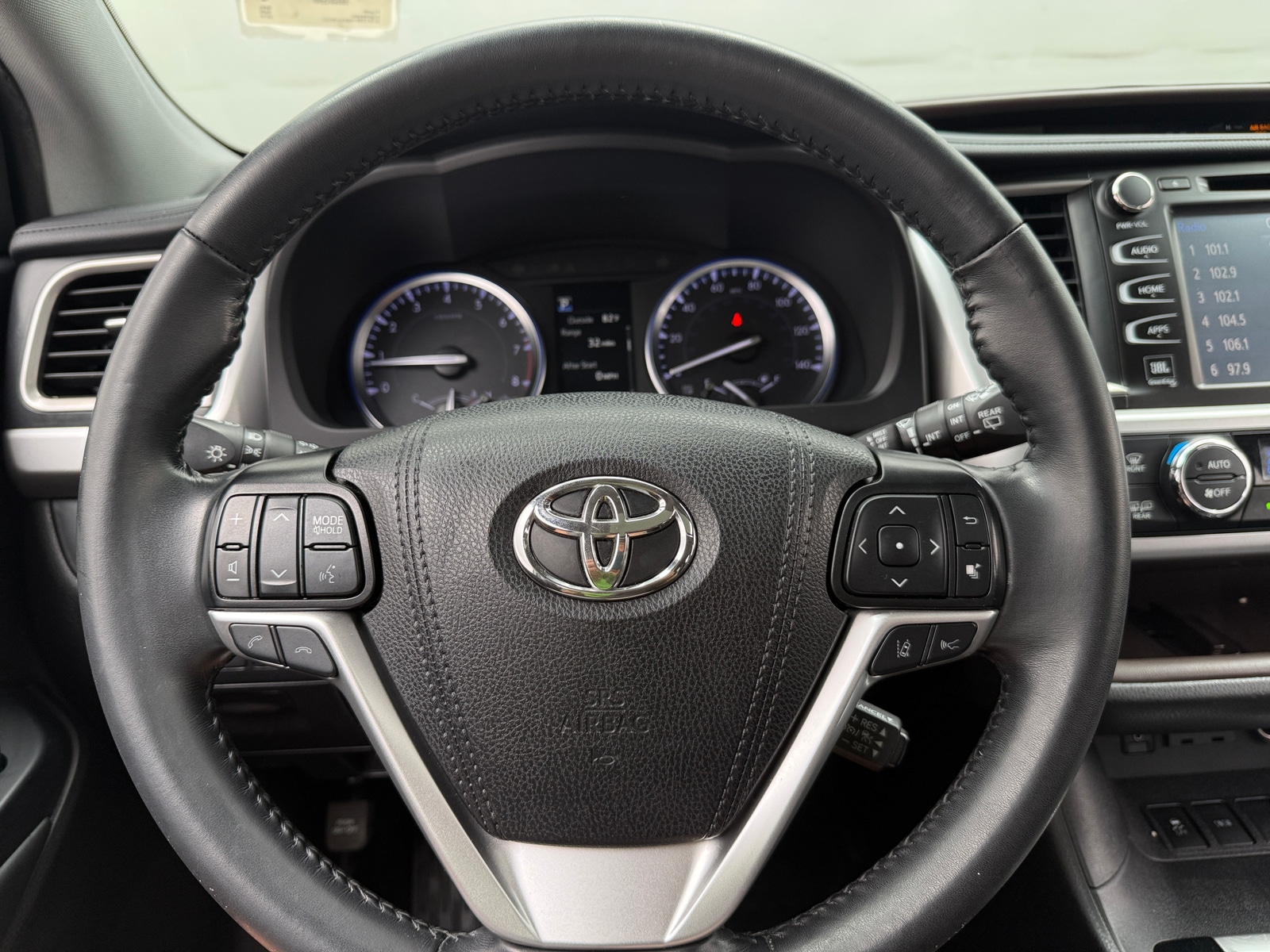 Thumbnail: 2019 Toyota Highlander - 4