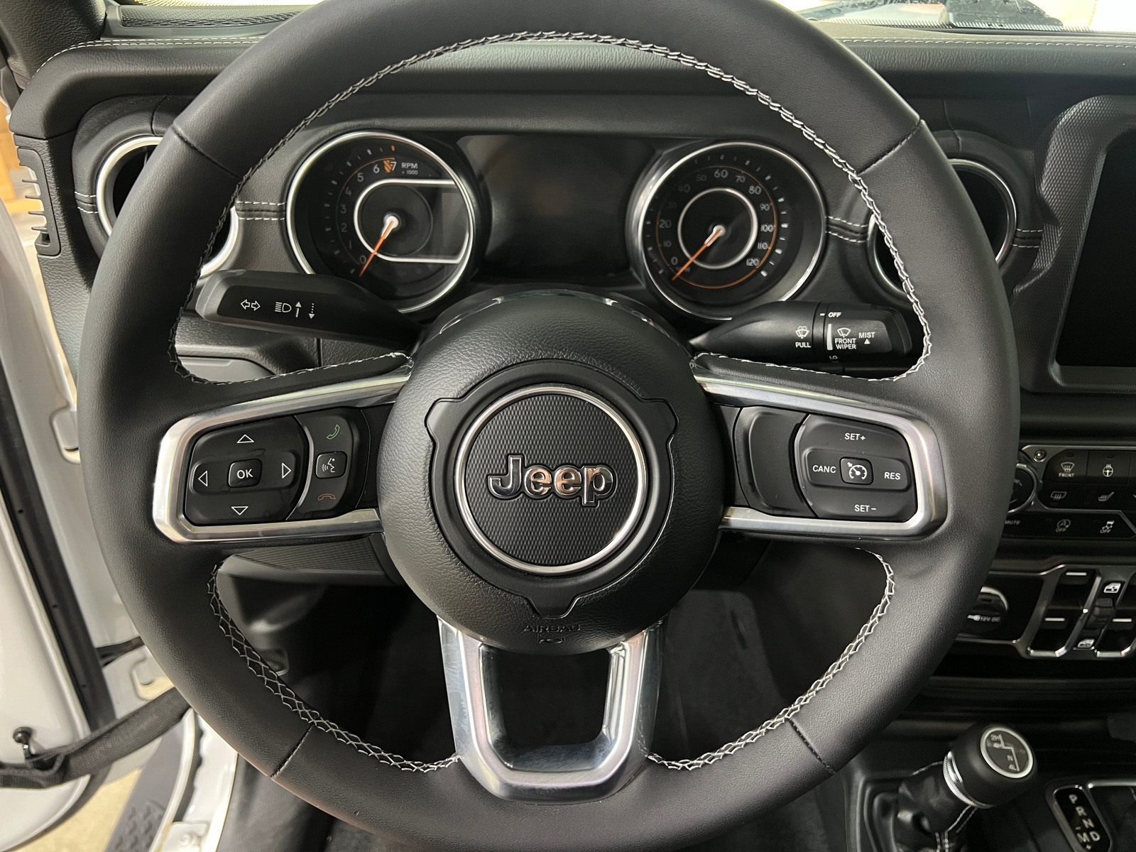 Thumbnail: 2023 Jeep Gladiator - 4