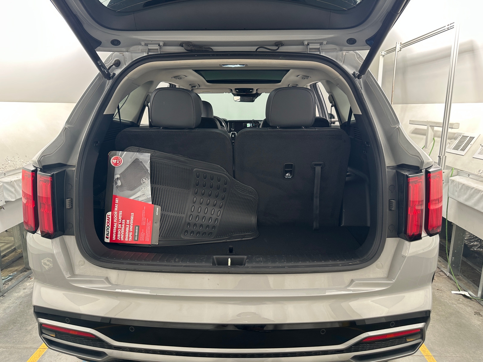 Thumbnail: 2023 Kia Sorento - 6