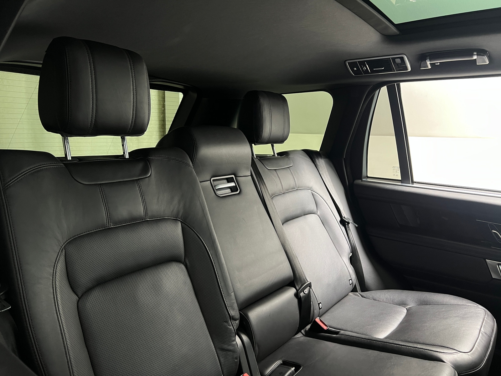 Thumbnail: 2018 Land Rover Range Rover - 5