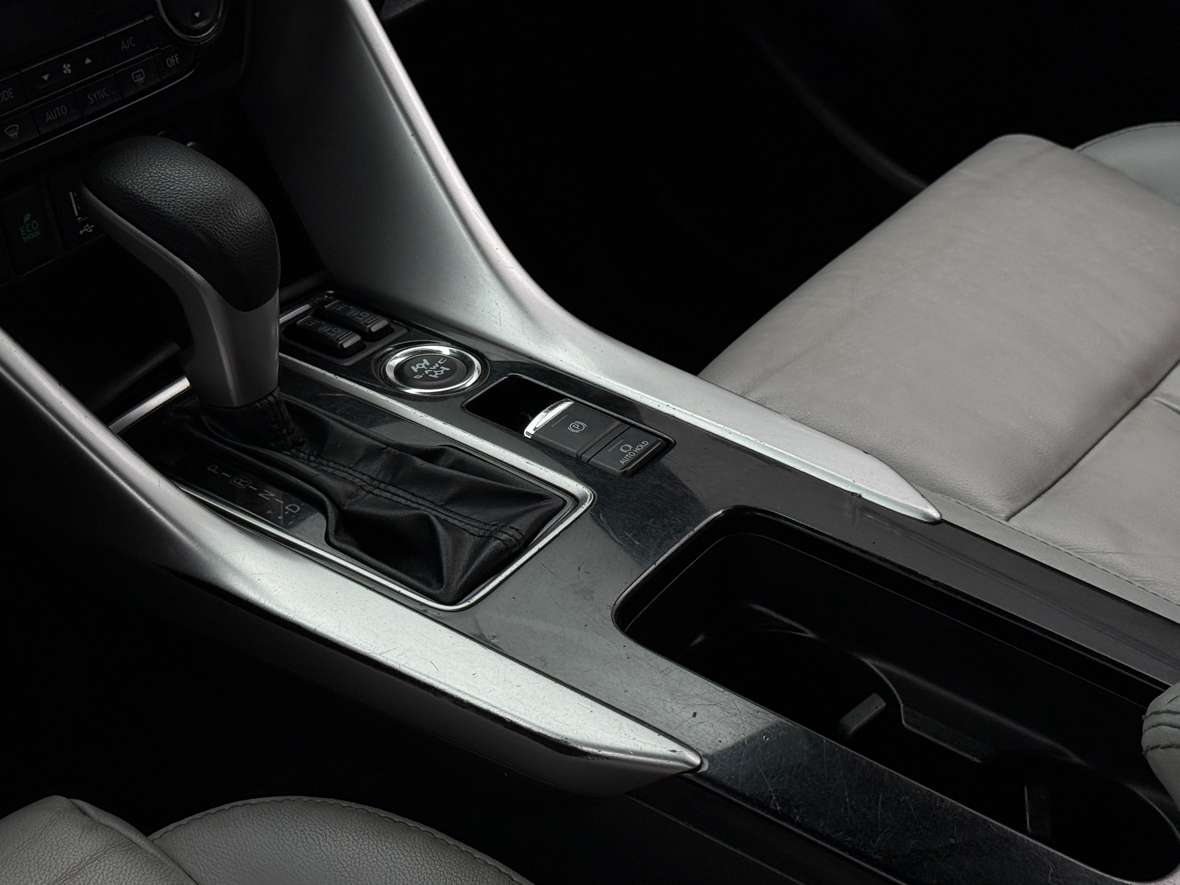 2024 Mitsubishi Eclipse Cross SEL - Photo 6