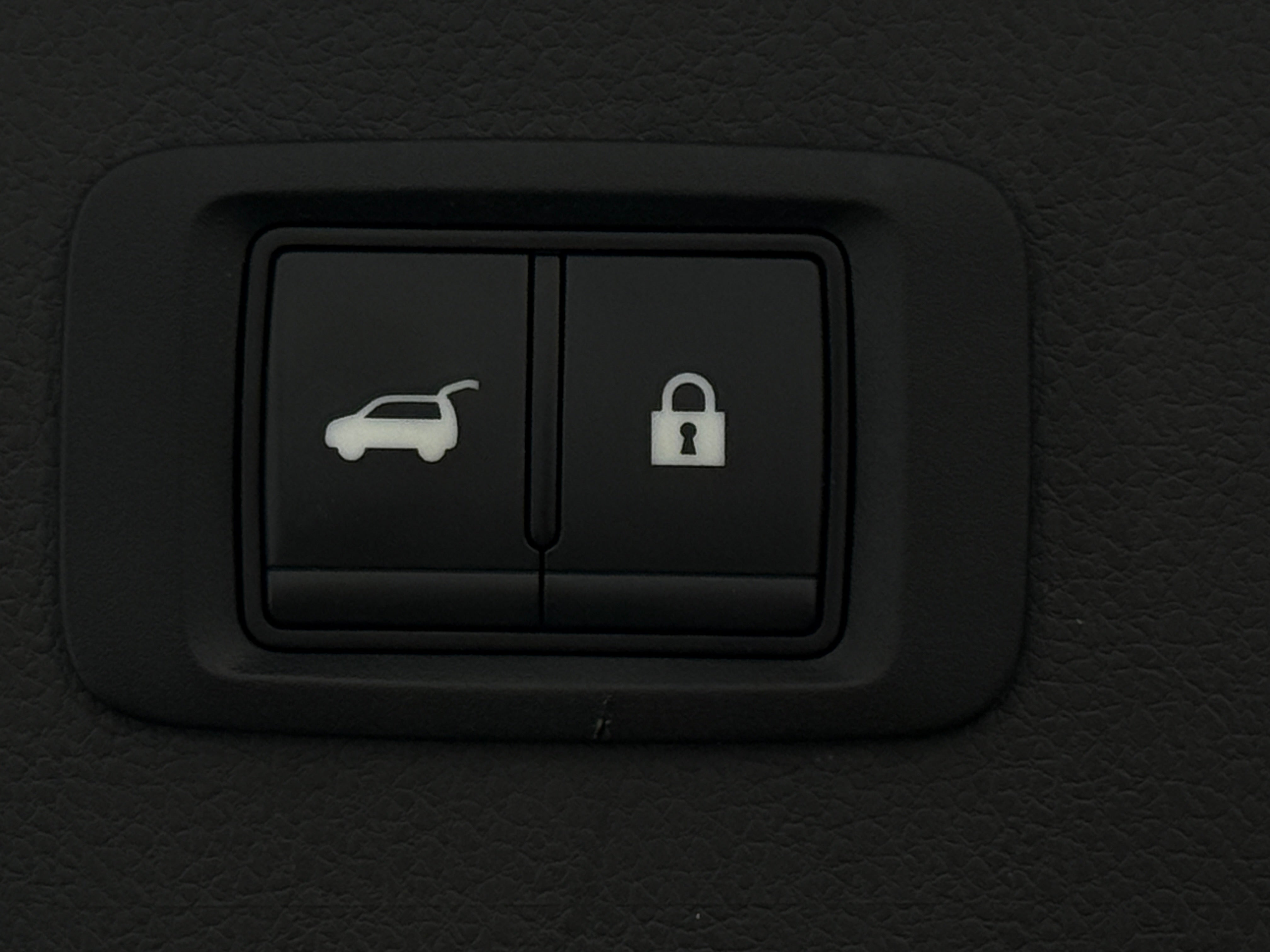 2024 Mitsubishi Eclipse Cross SEL - Photo 16