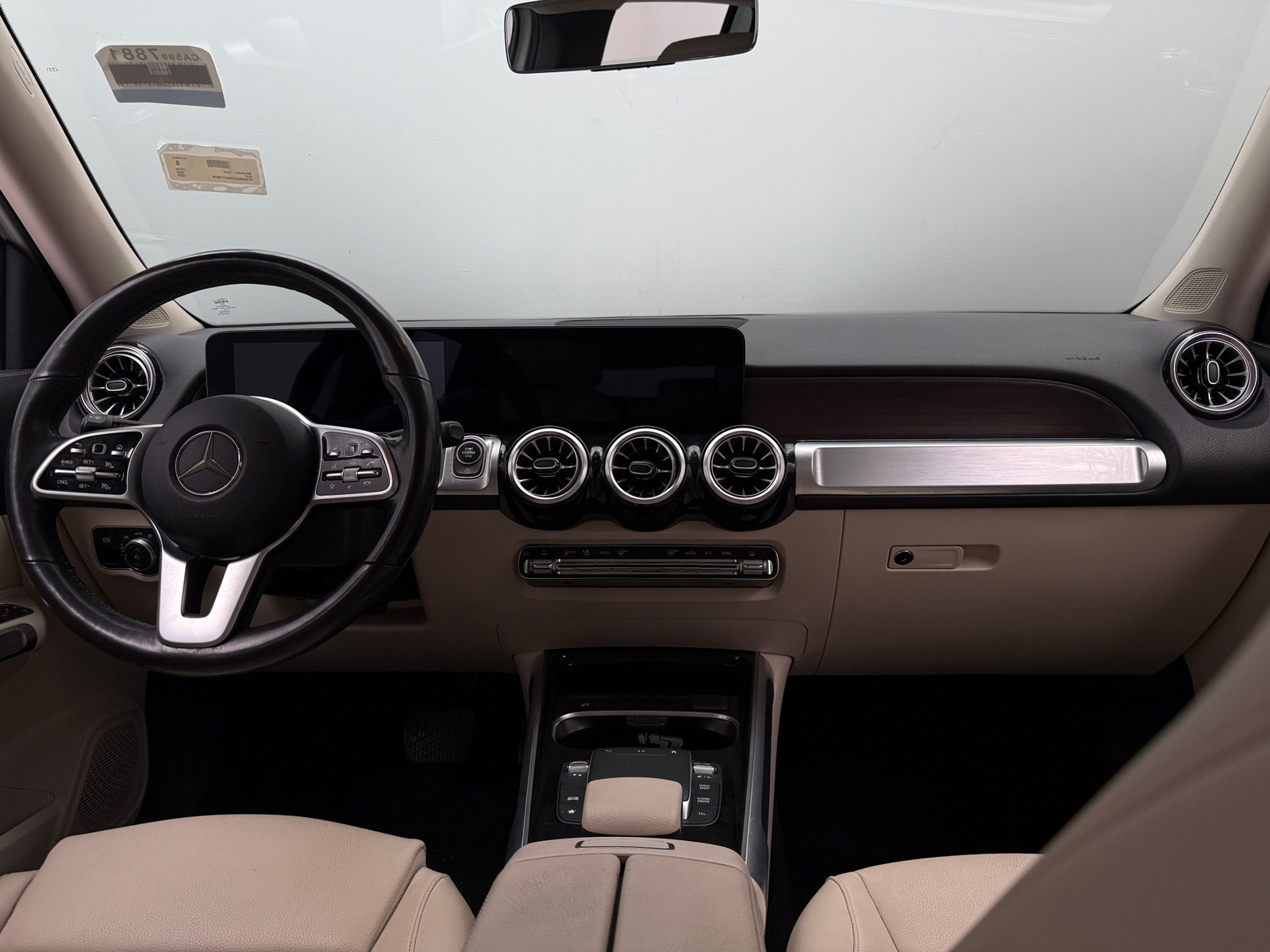 Thumbnail: 2022 Mercedes-Benz GLB - 2
