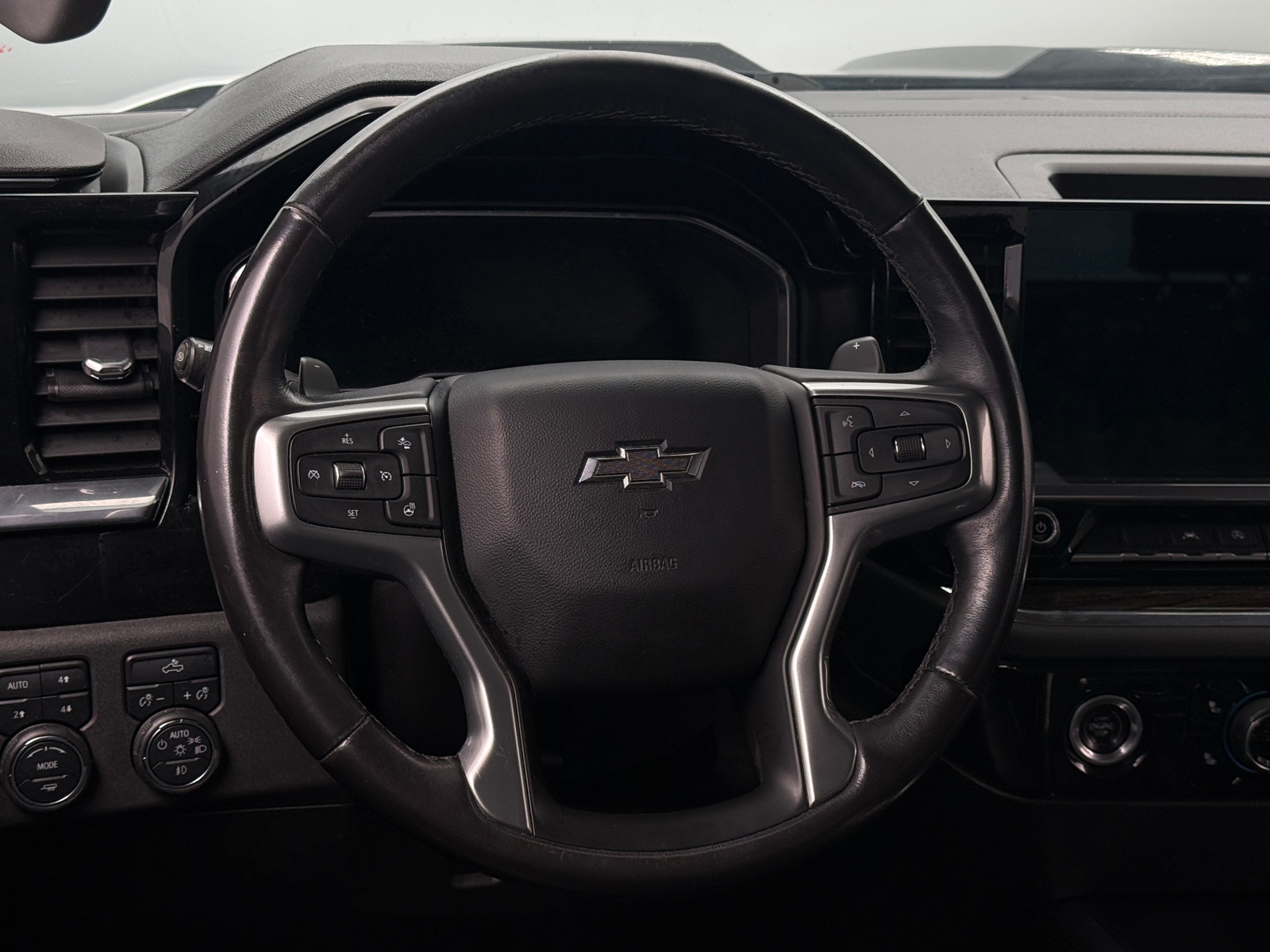 Thumbnail: 2022 Chevrolet Silverado 1500 - 5