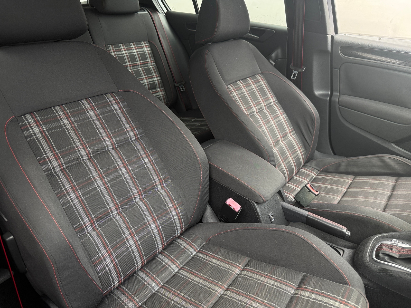 Thumbnail: 2013 Volkswagen Golf - 2