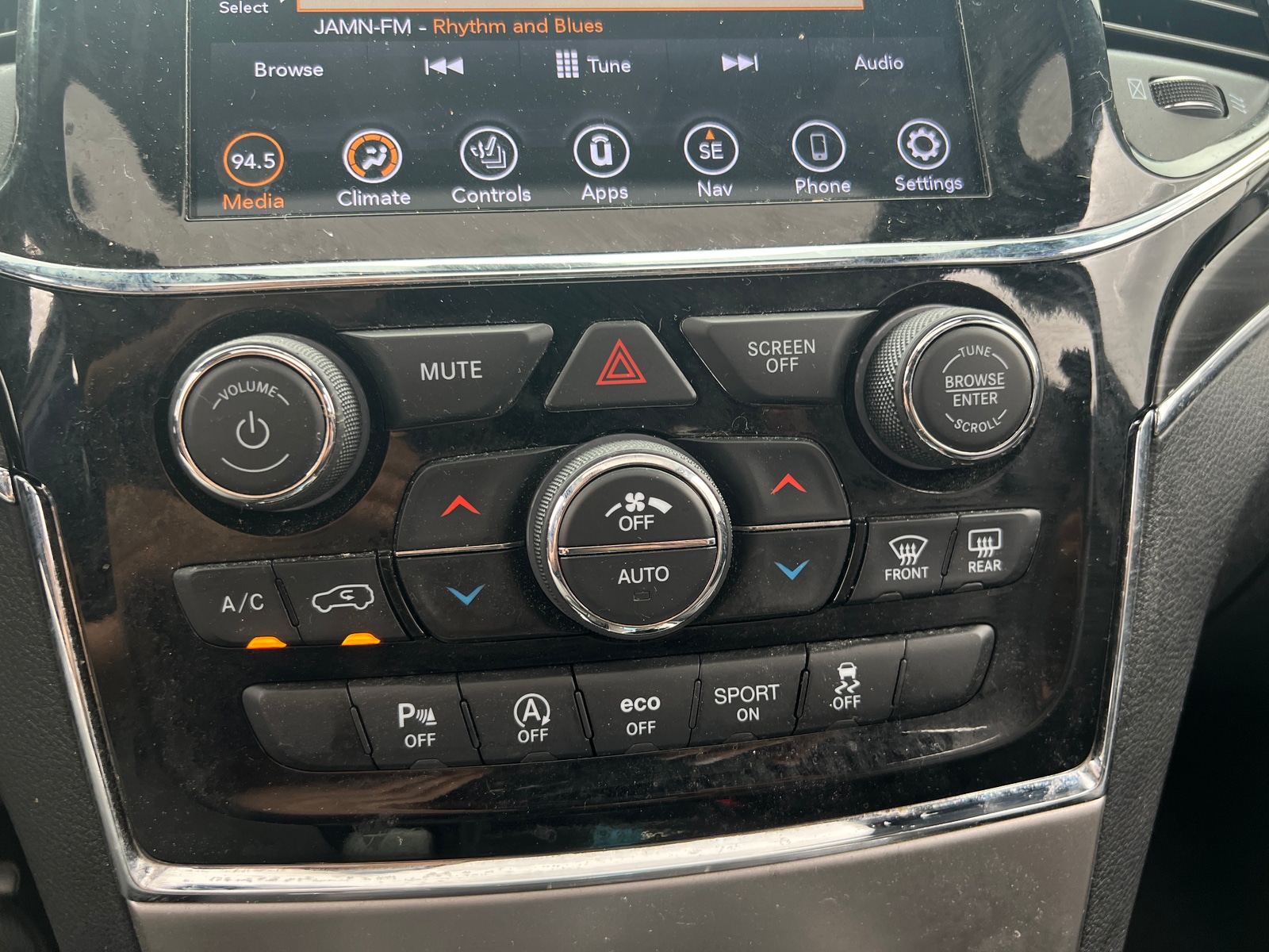 Thumbnail: 2020 Jeep Grand Cherokee - 3