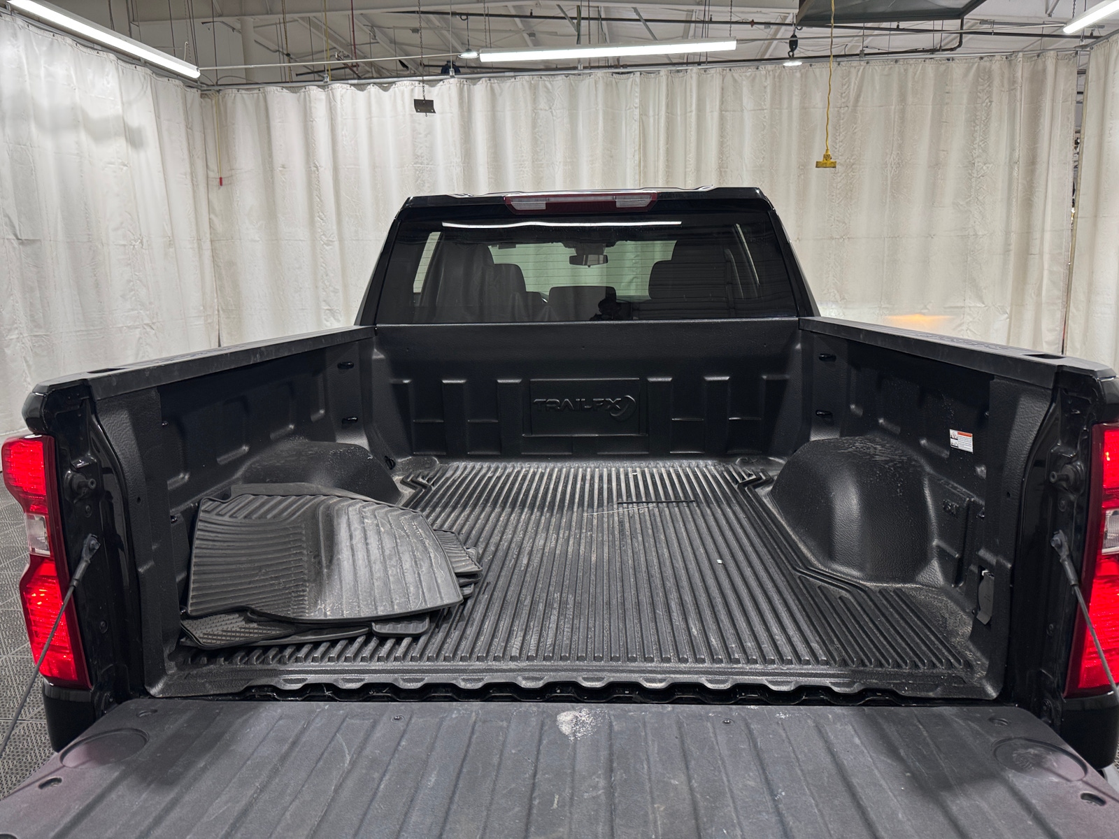 Thumbnail: 2025 Chevrolet Silverado 1500 - 7