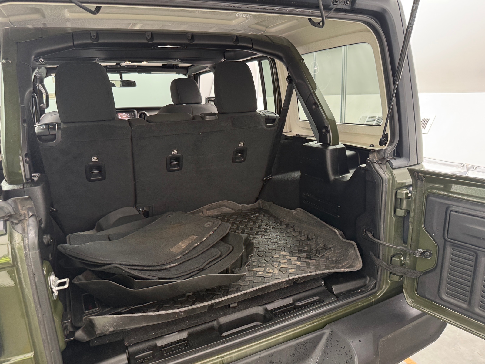 Thumbnail: 2021 Jeep Wrangler - 7
