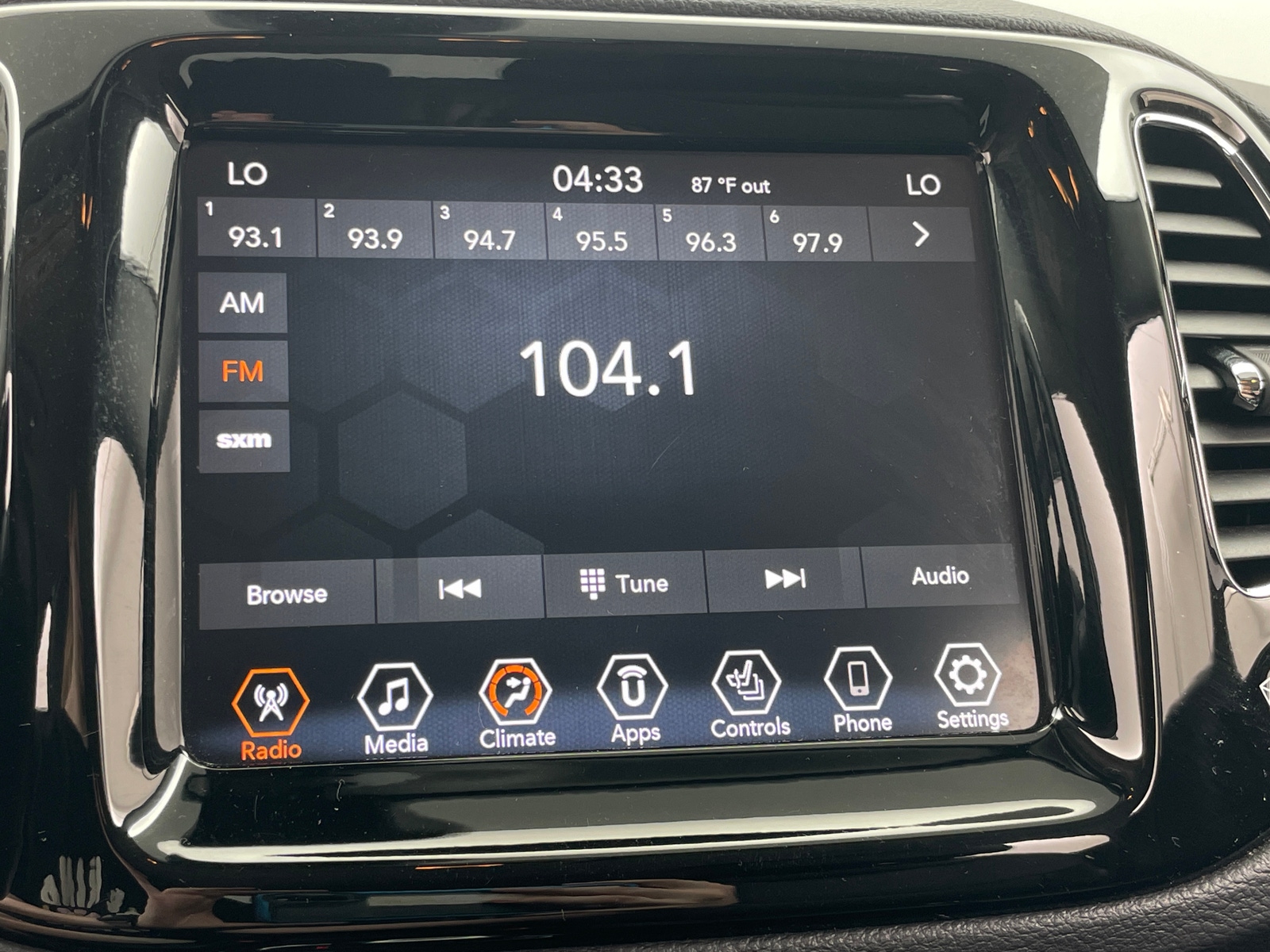 Thumbnail: 2020 Jeep Compass - 3