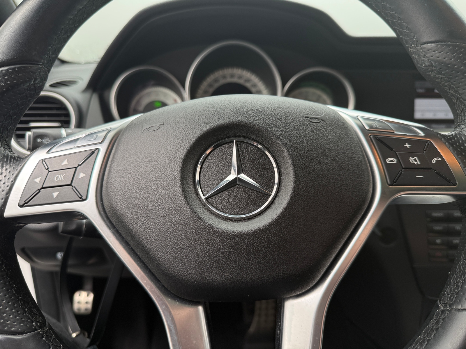 Thumbnail: 2014 Mercedes-Benz C-Class - 4