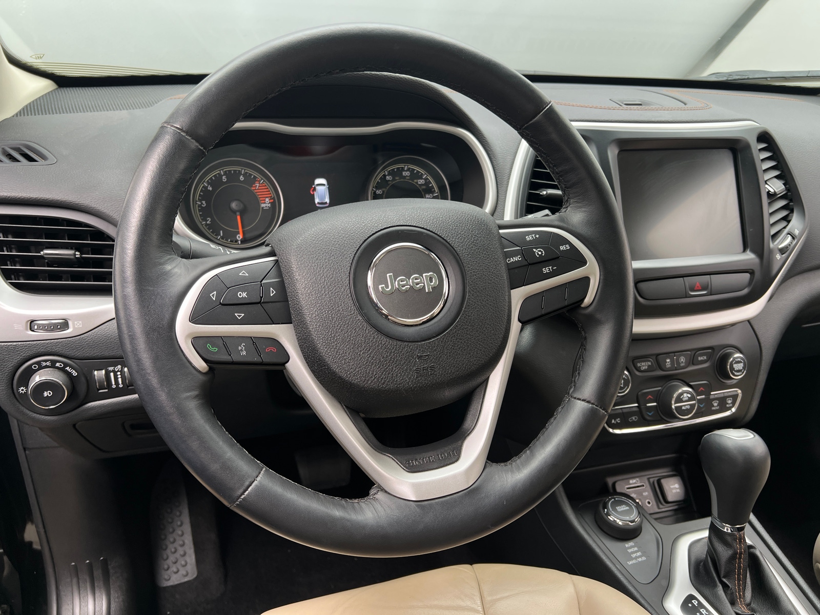 Thumbnail: 2016 Jeep Cherokee - 4