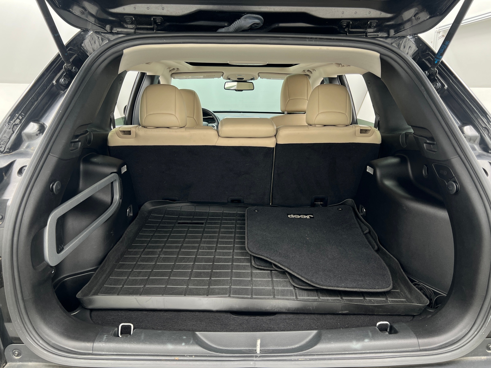 Thumbnail: 2016 Jeep Cherokee - 6