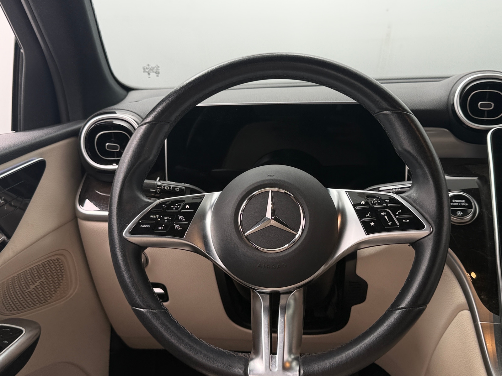 Thumbnail: 2025 Mercedes-Benz GLC - 4
