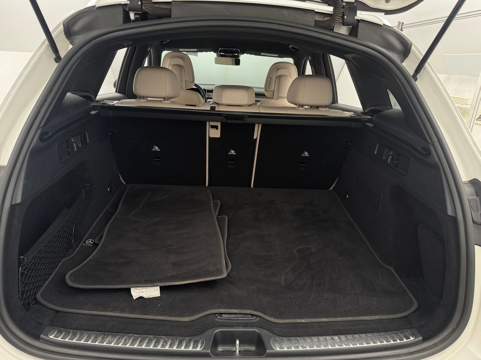 Thumbnail: 2025 Mercedes-Benz GLC - 6