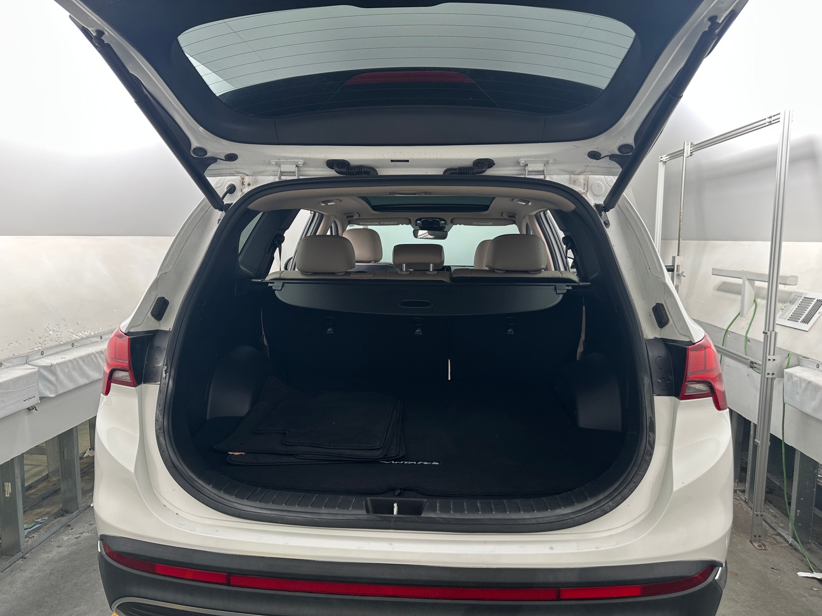 Thumbnail: 2023 Hyundai Santa Fe - 6