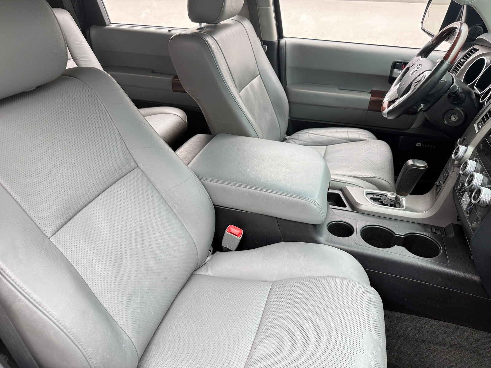 Thumbnail: 2015 Toyota Sequoia - 2