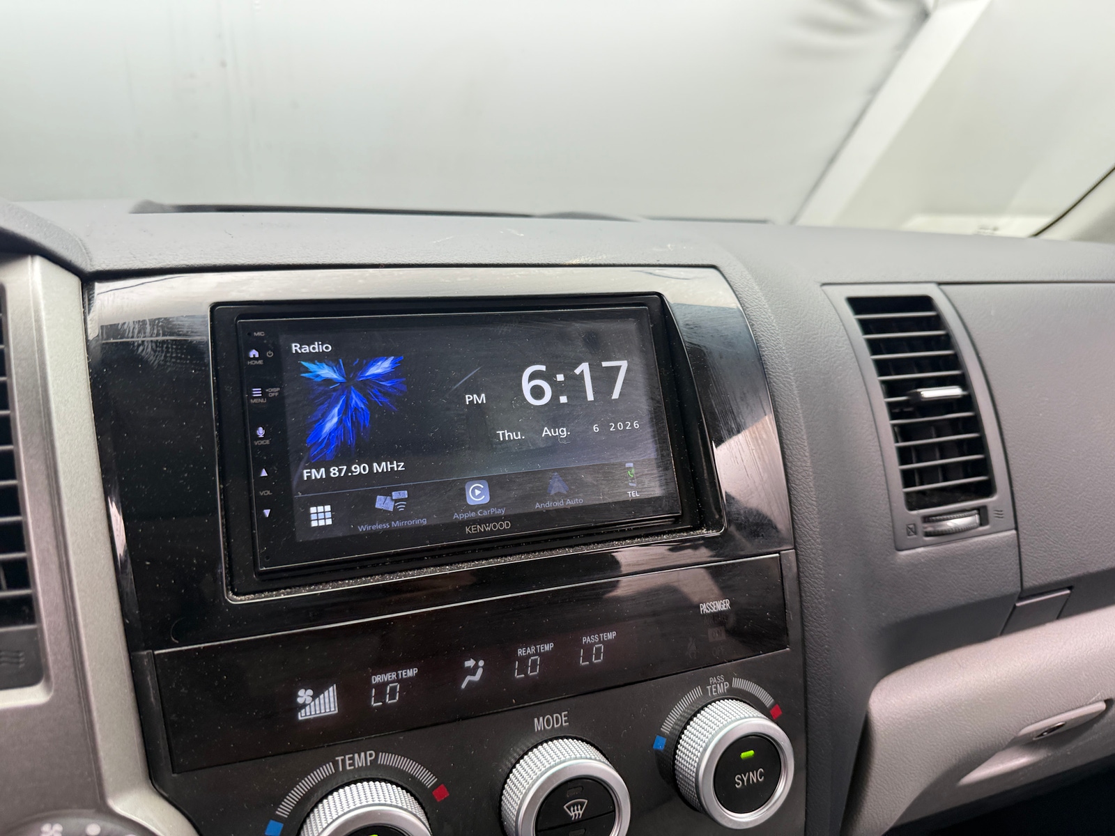 Thumbnail: 2015 Toyota Sequoia - 4