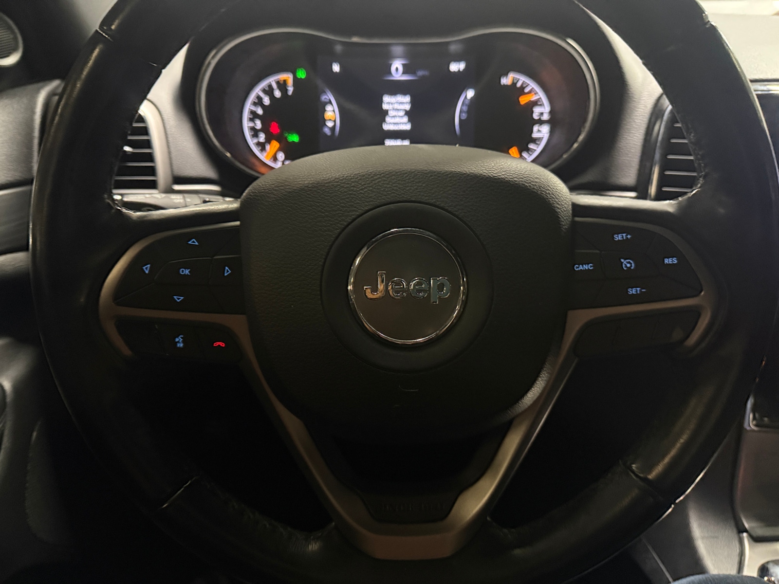 Thumbnail: 2020 Jeep Grand Cherokee - 4