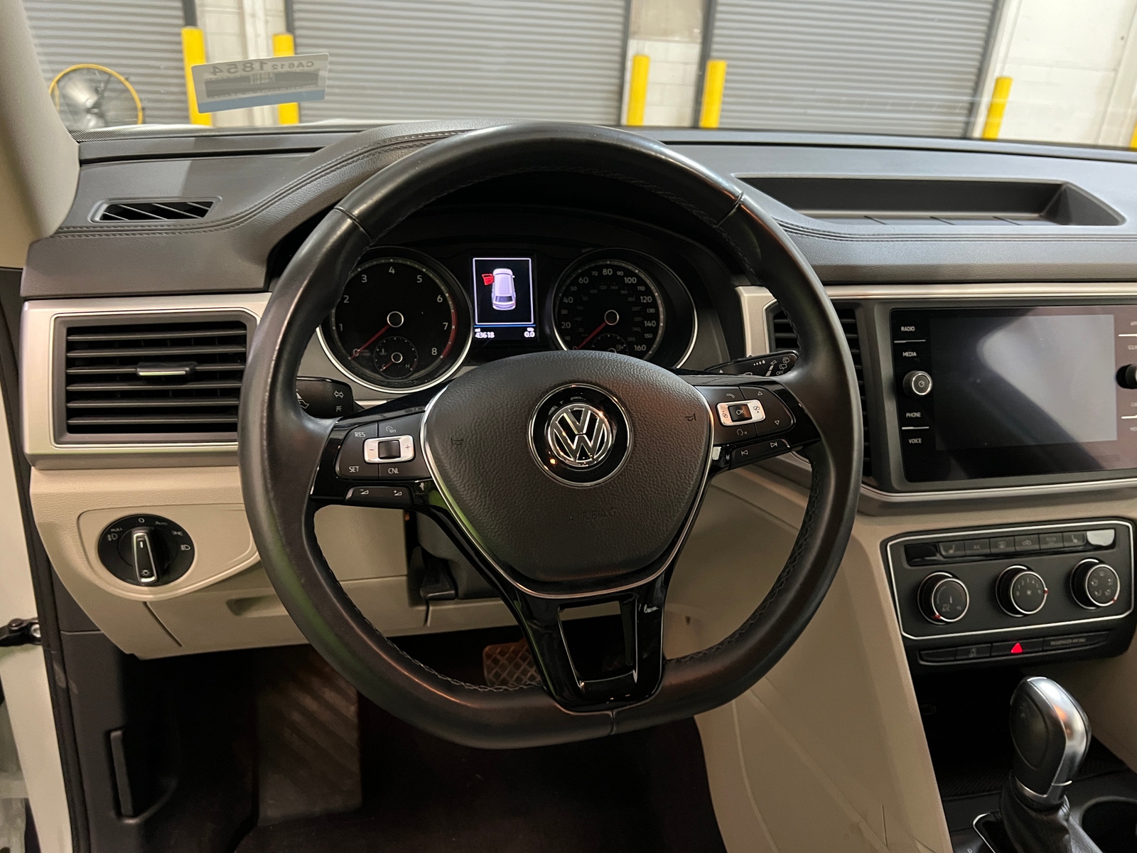 Thumbnail: 2018 Volkswagen Atlas - 4