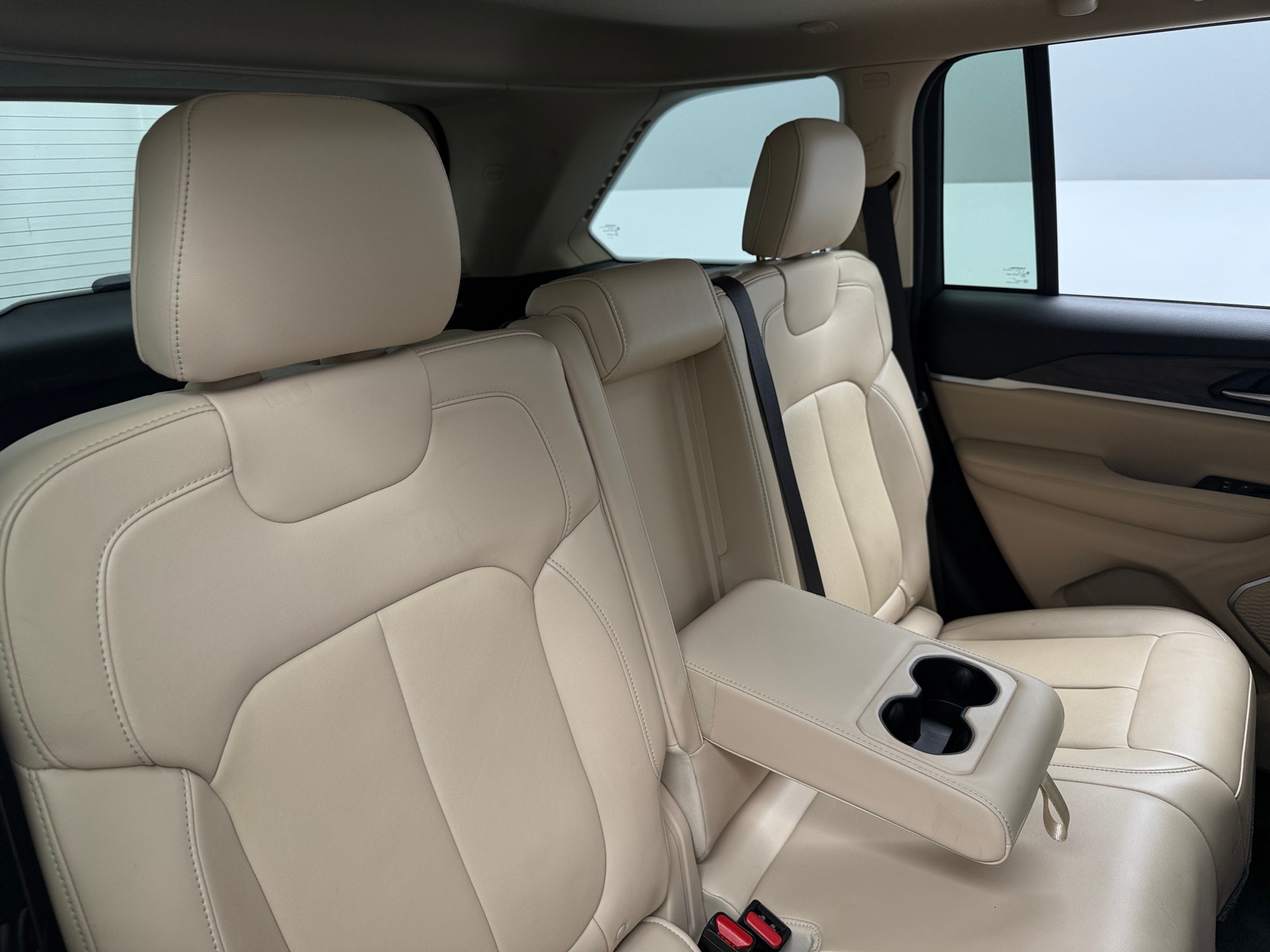 Thumbnail: 2022 Jeep Grand Cherokee - 5