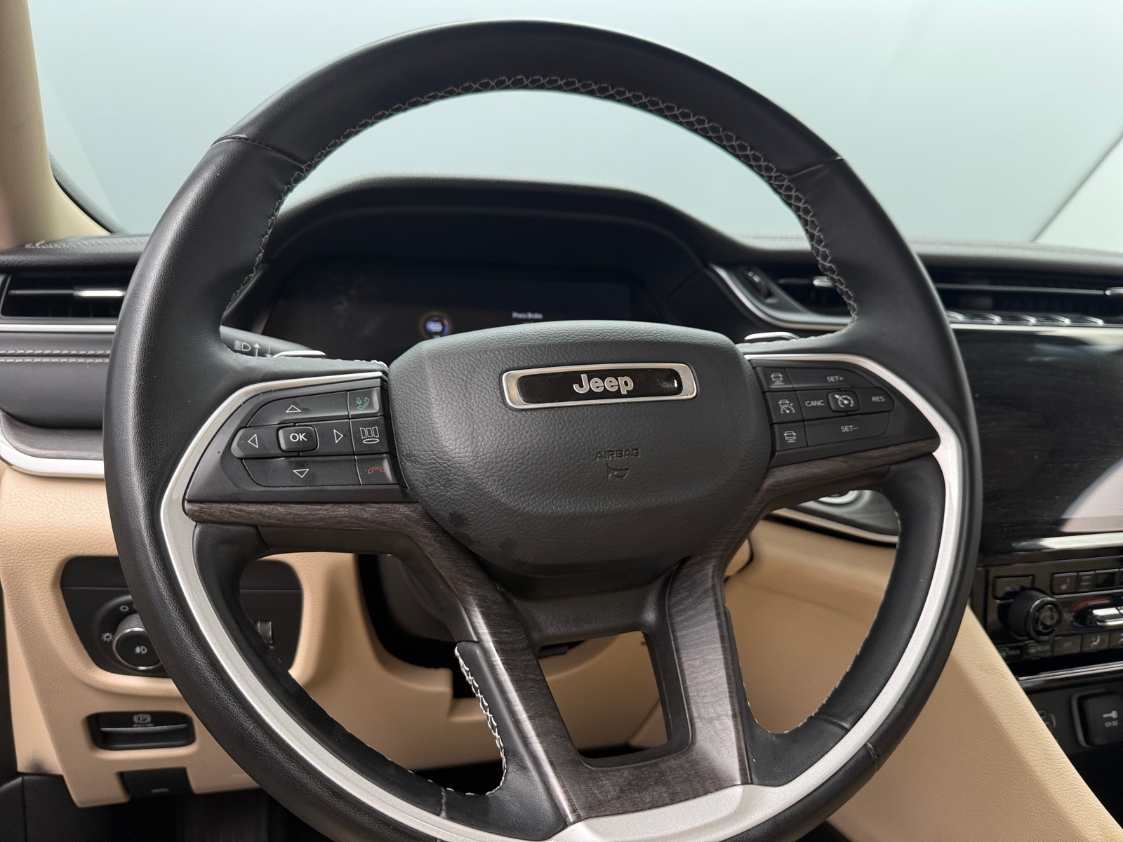 Thumbnail: 2022 Jeep Grand Cherokee - 4