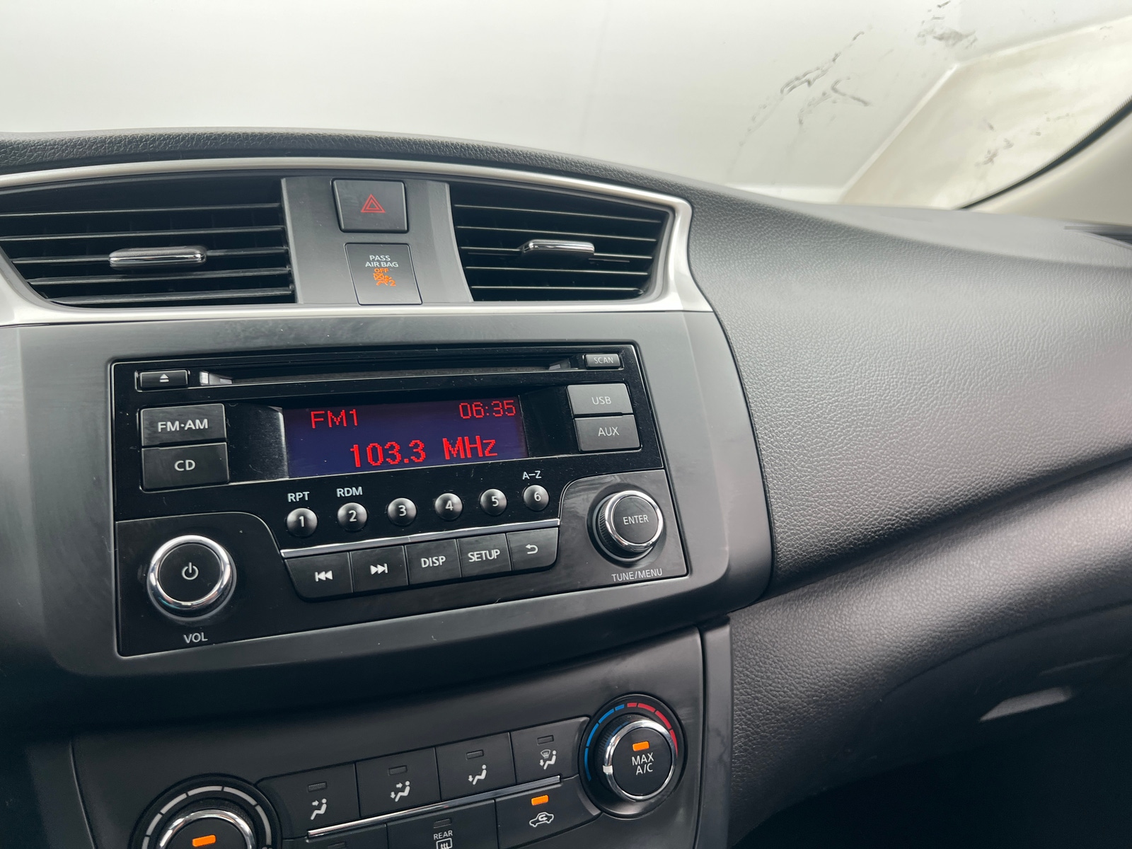 Thumbnail: 2017 Nissan Sentra - 4