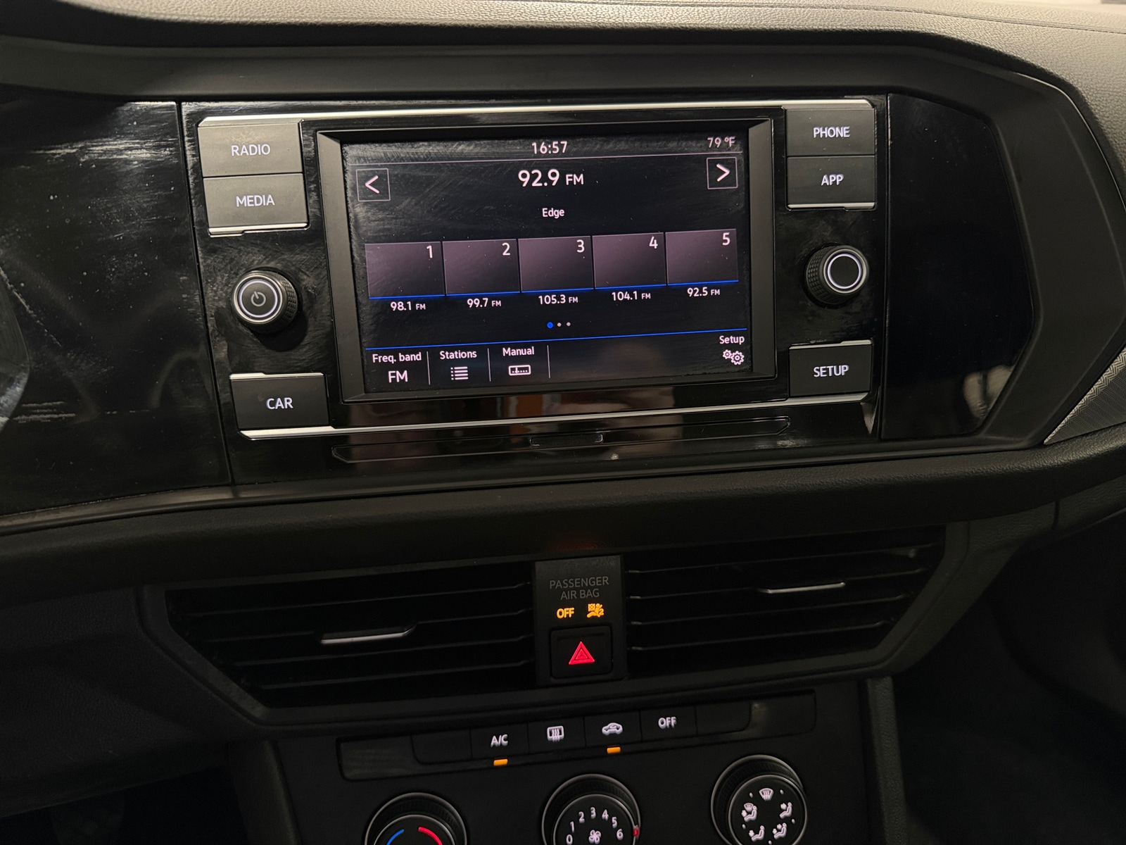 Thumbnail: 2019 Volkswagen Jetta - 4