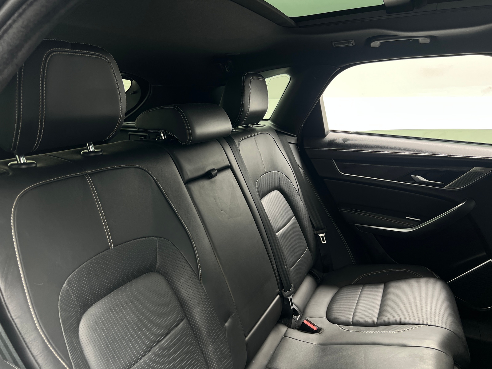 Thumbnail: 2021 Jaguar F-Pace - 6