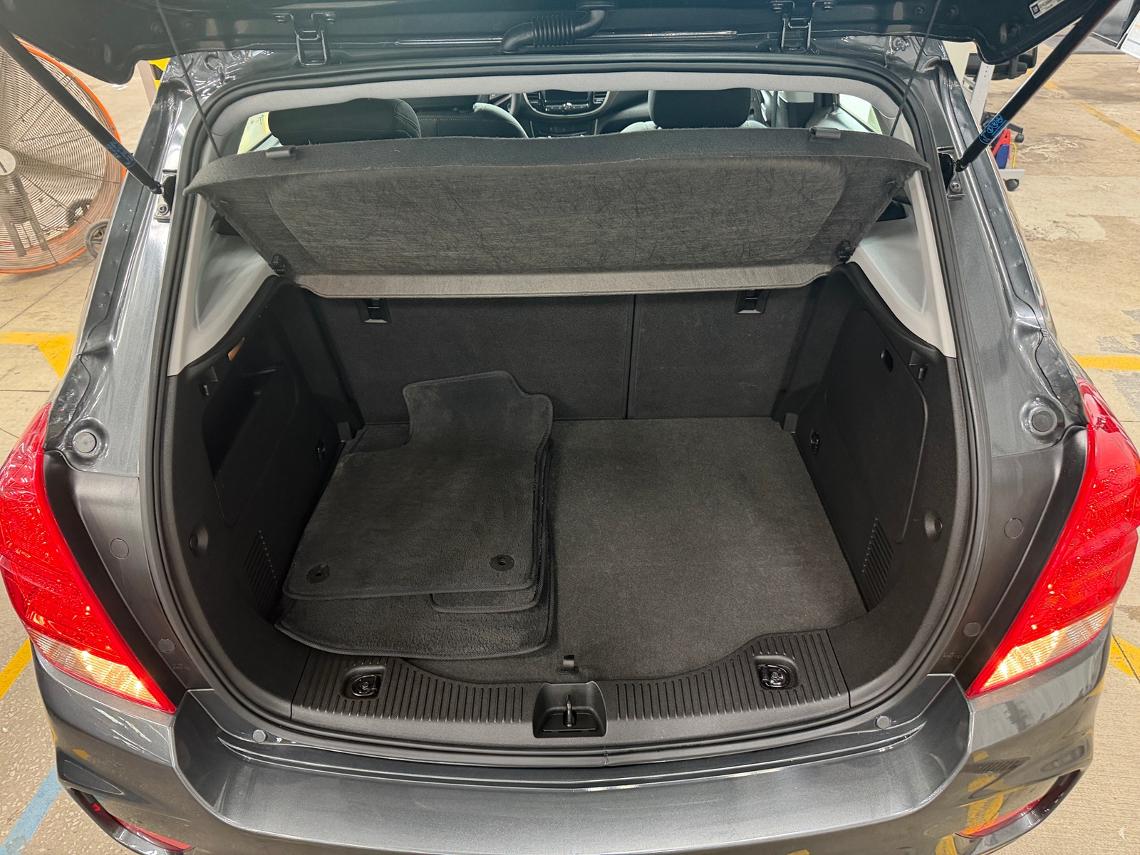Thumbnail: 2019 Chevrolet Trax - 7