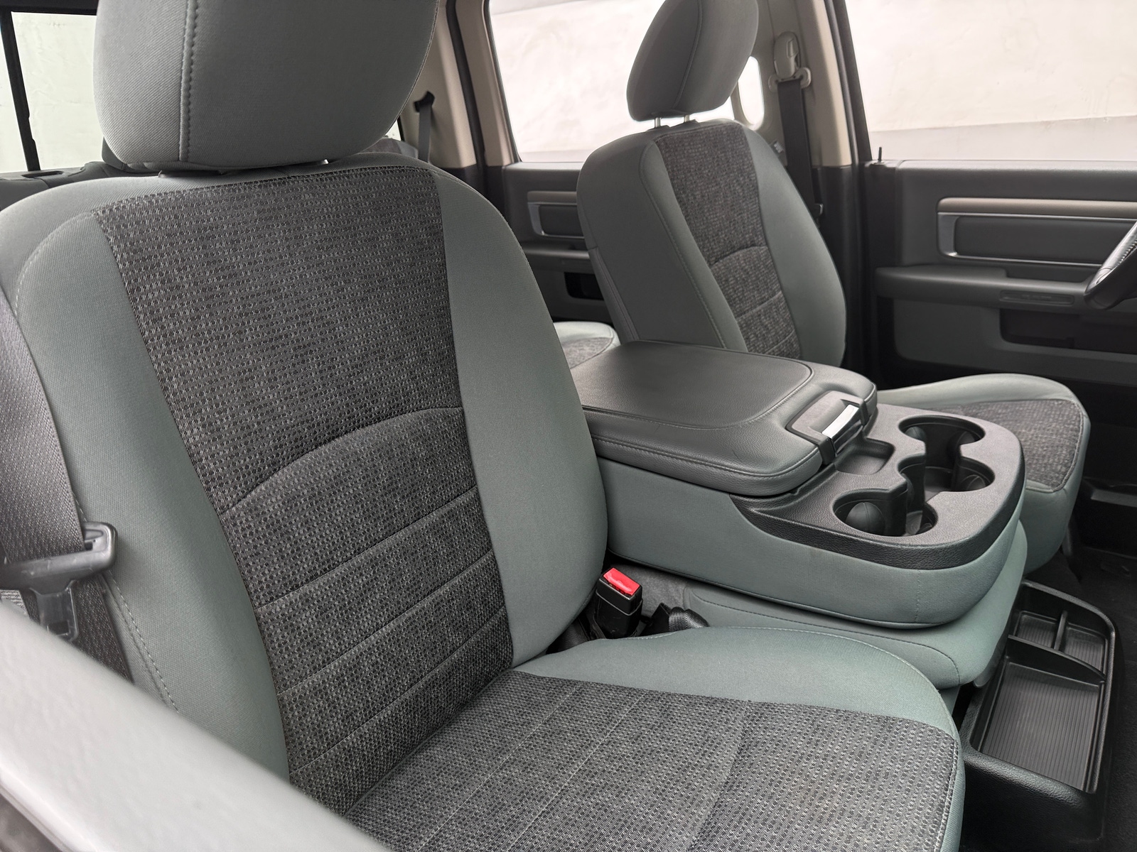 Thumbnail: 2019 RAM 1500 Classic - 2