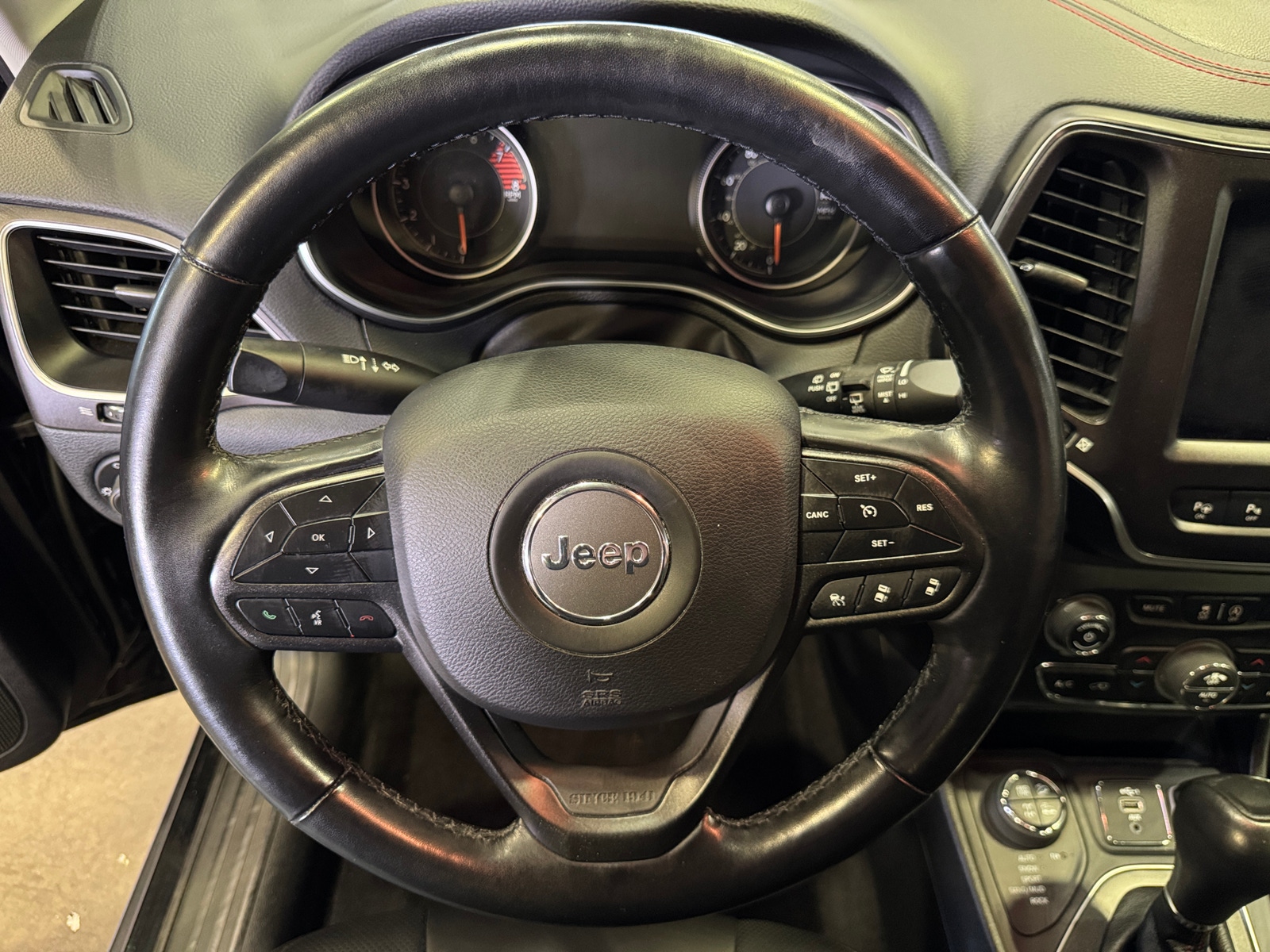 Thumbnail: 2020 Jeep Cherokee - 4