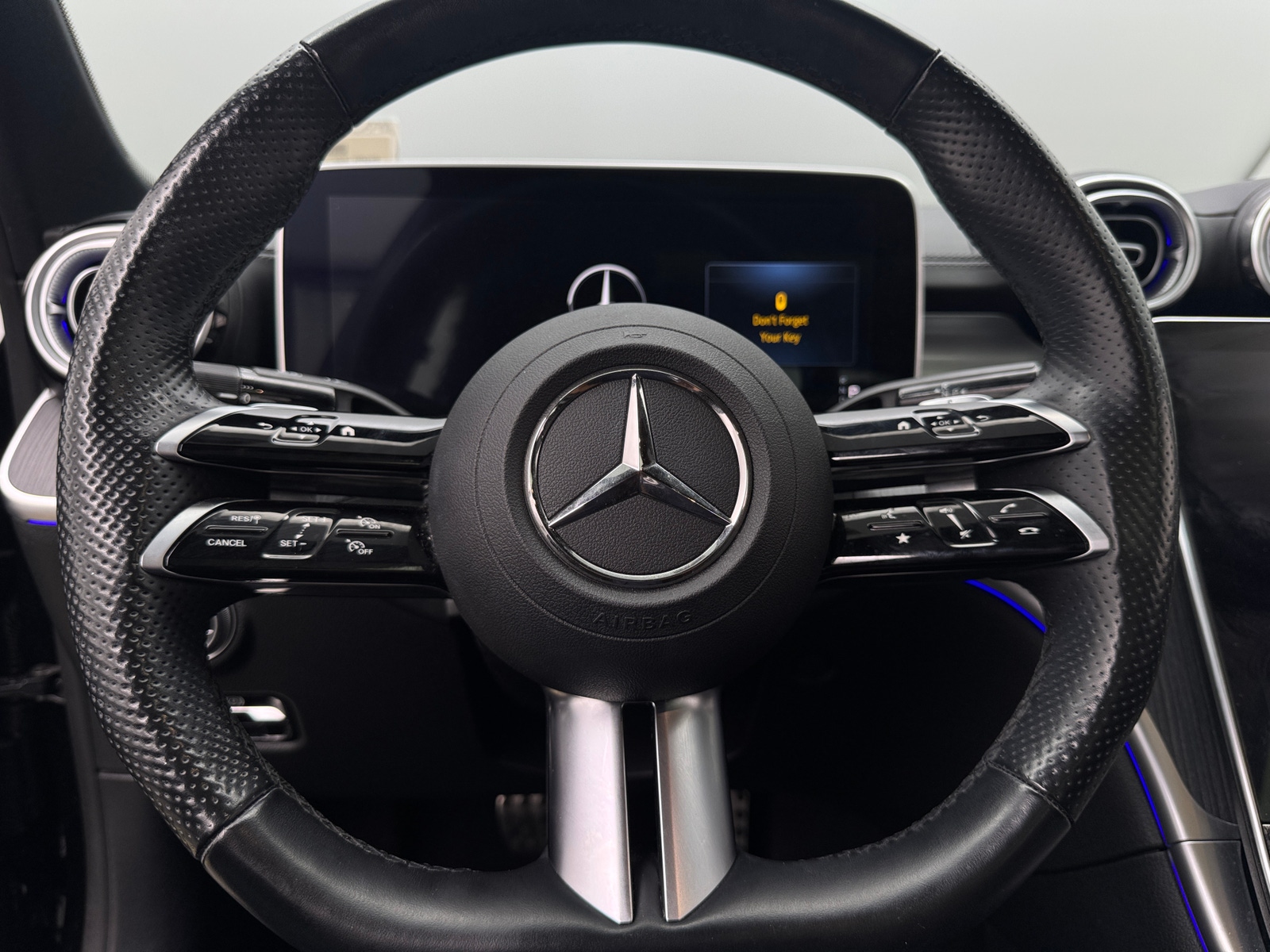 Thumbnail: 2023 Mercedes-Benz C-Class - 4
