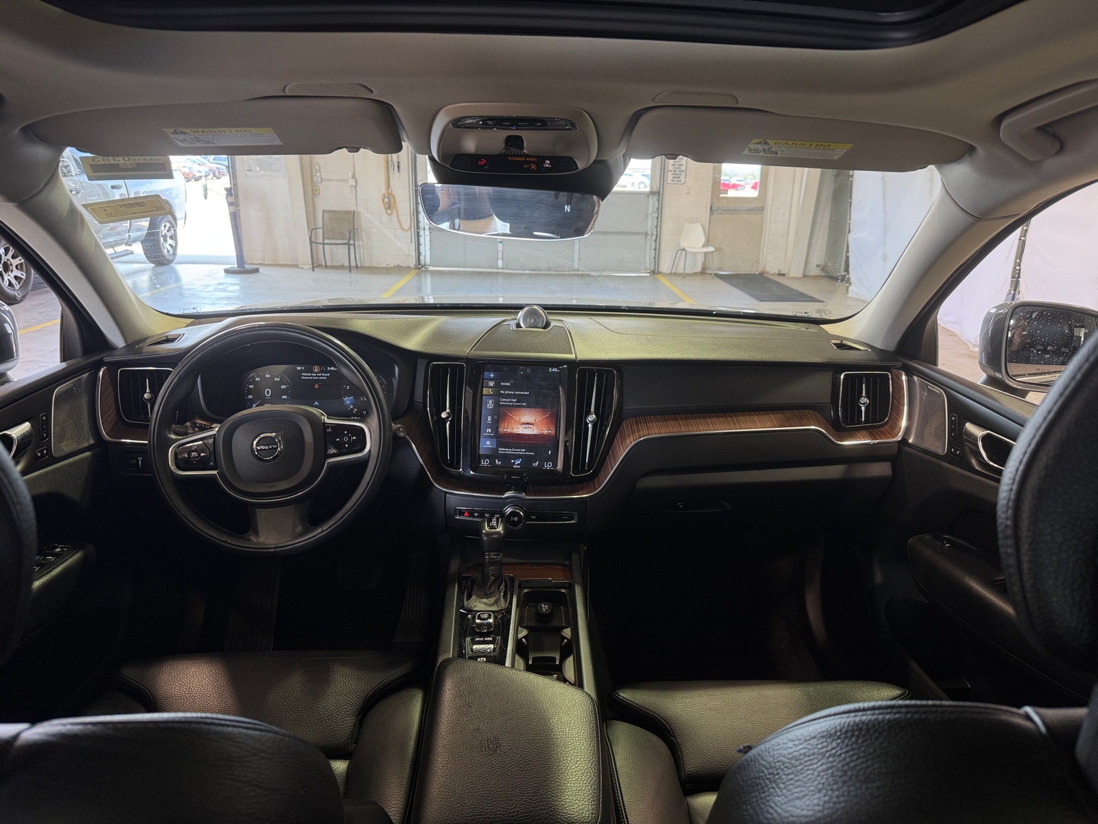 Thumbnail: 2019 Volvo XC60 - 2