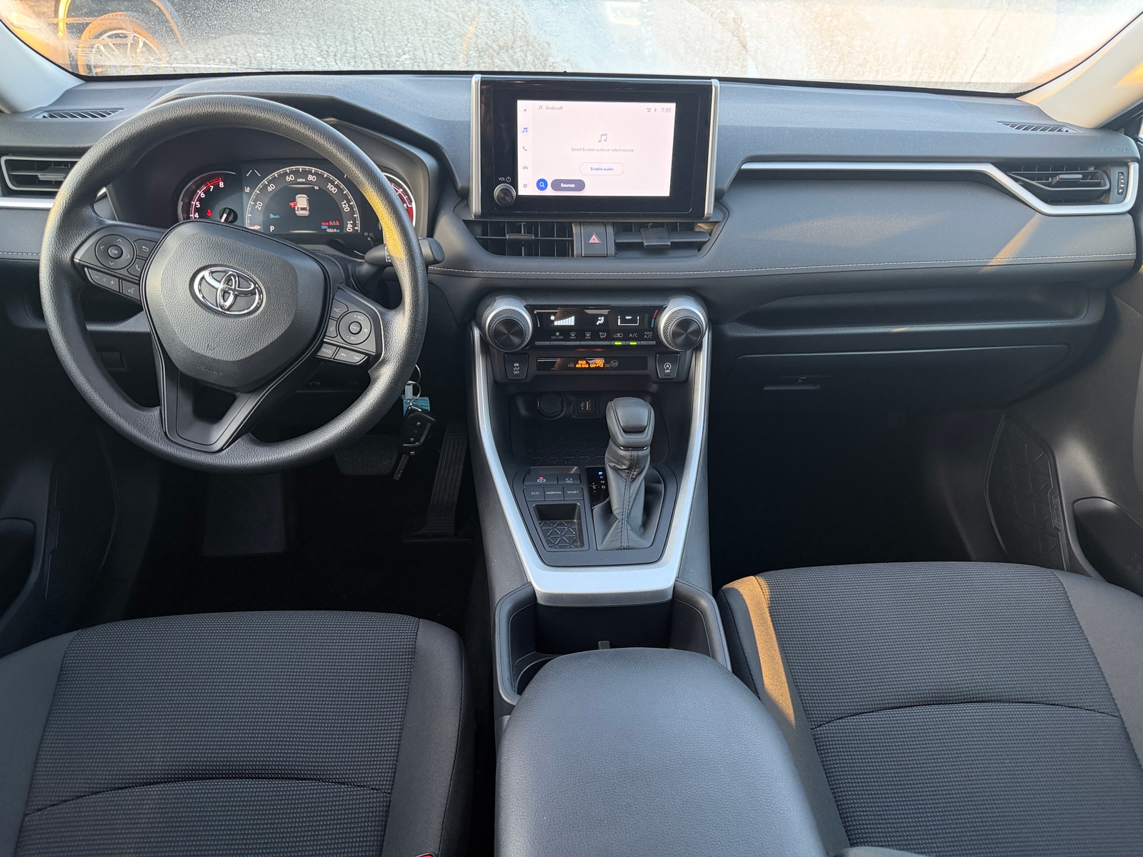 Thumbnail: 2025 Toyota RAV4 - 3