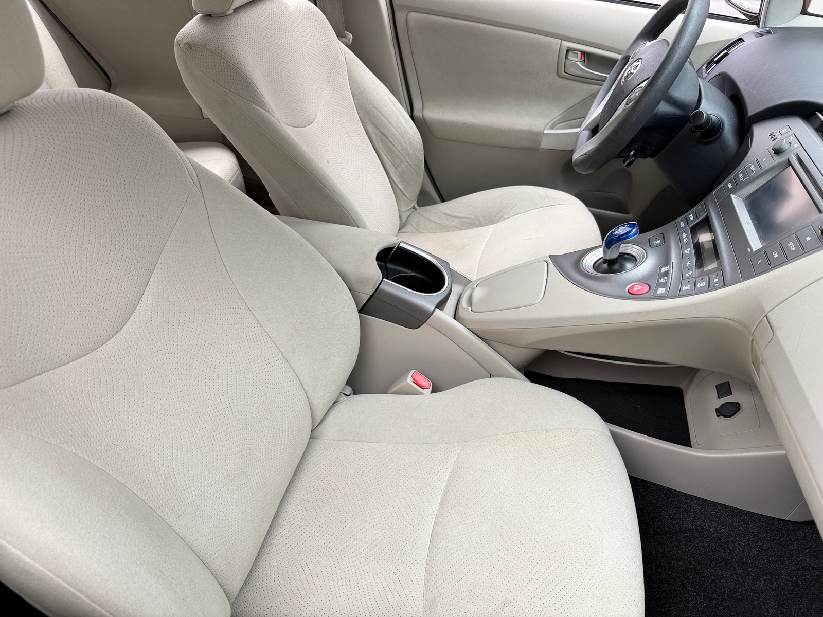 Thumbnail: 2015 Toyota Prius - 2