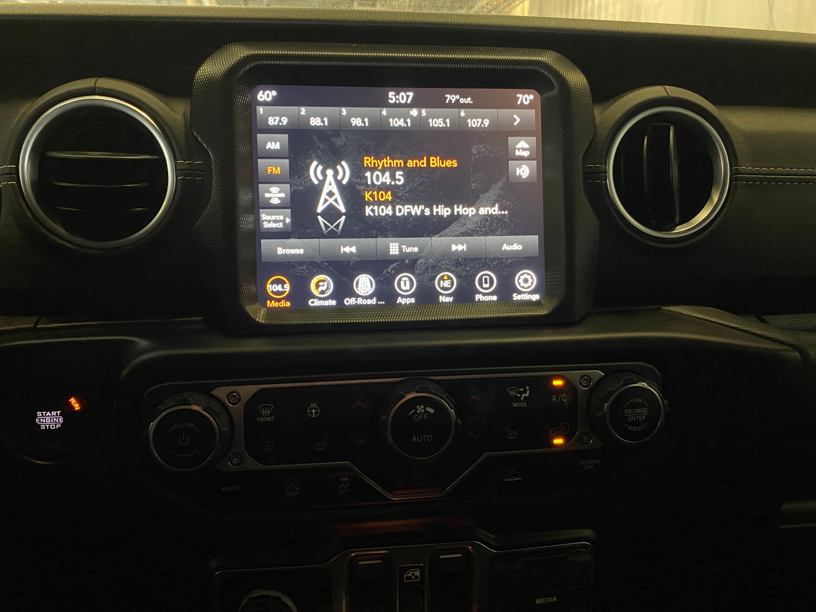 Thumbnail: 2022 Jeep Gladiator - 3