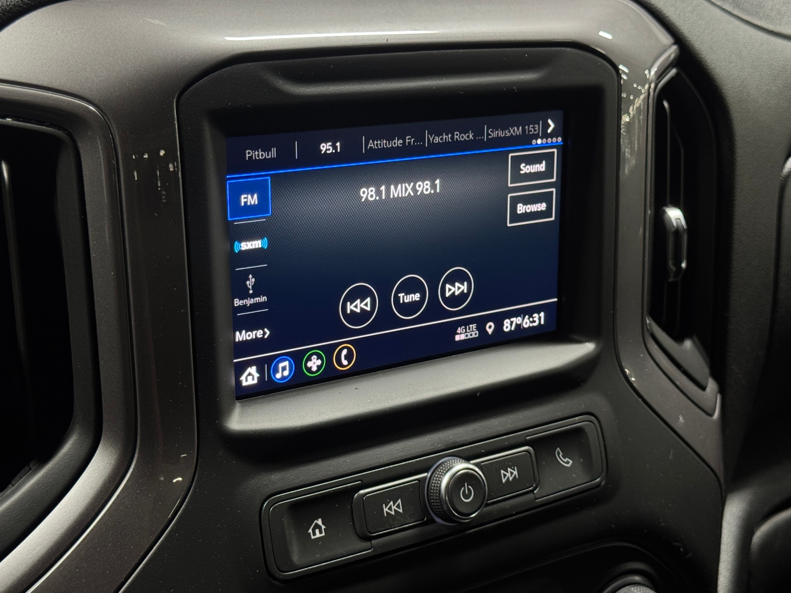Thumbnail: 2020 Chevrolet Silverado 1500 - 4